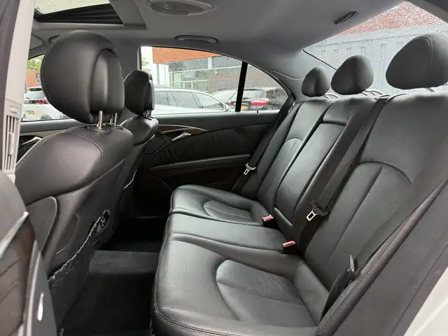 Mercedes-Benz E-Class view 6