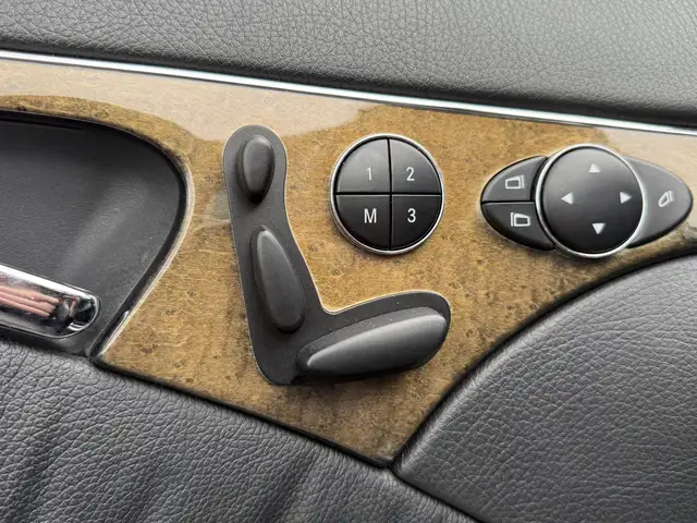 Mercedes-Benz E-Class view 5