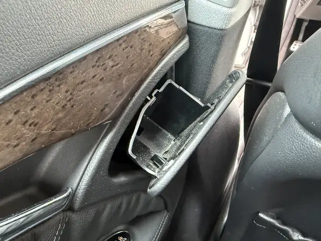 Mercedes-Benz E-Class view 10
