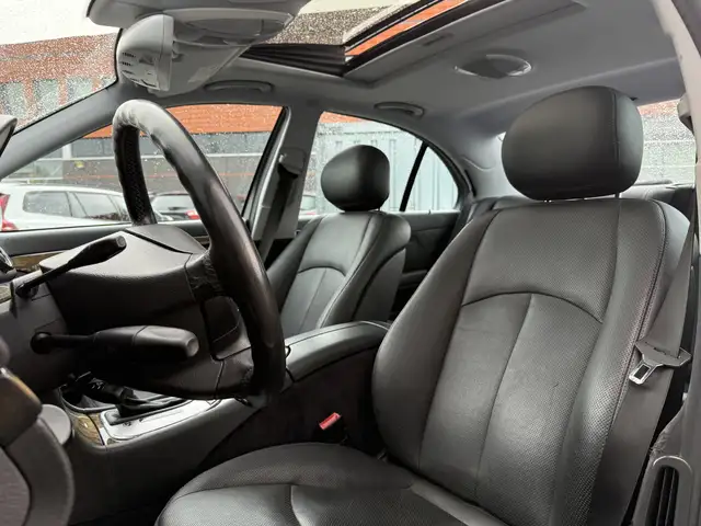 Mercedes-Benz E-Class view 4