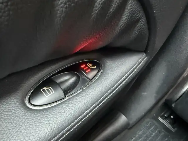 Mercedes-Benz E-Class view 8