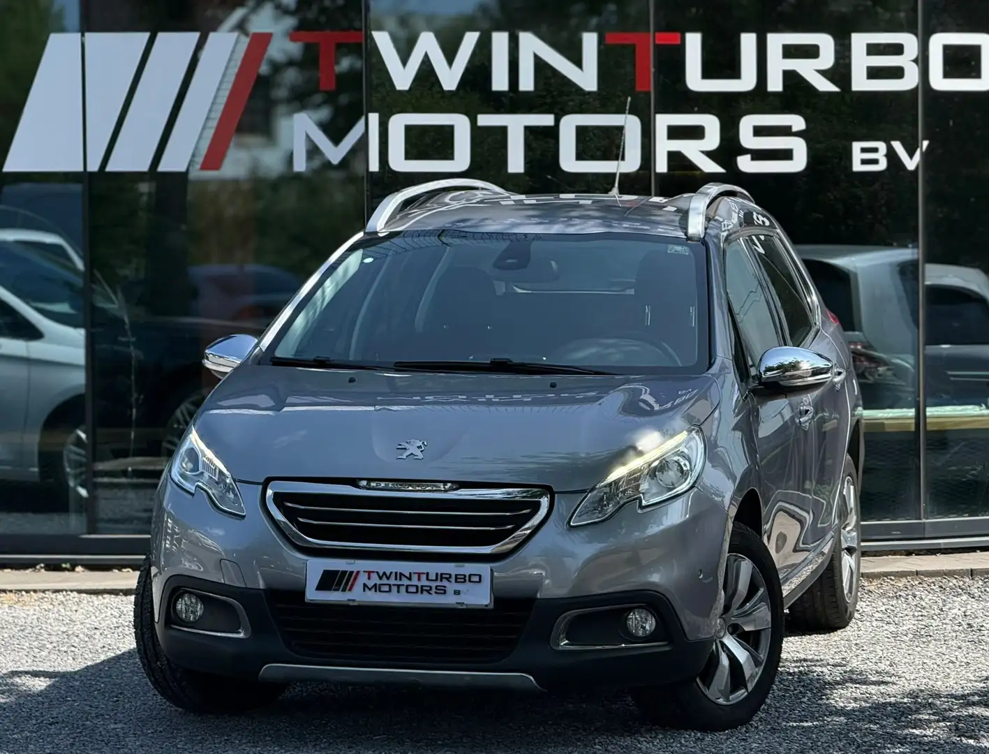 Peugeot 2008 1.6i Active Zwart - 1