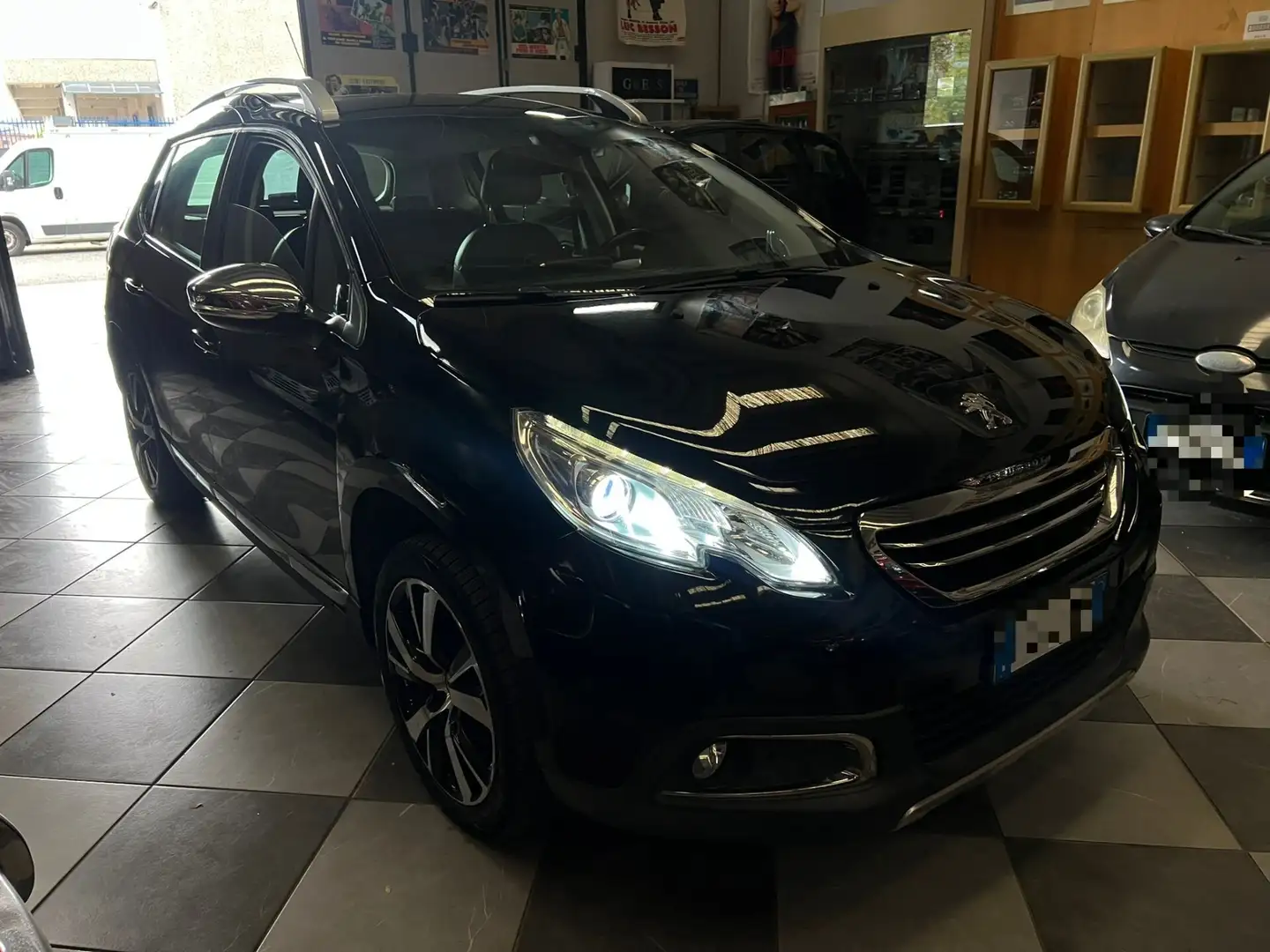 Peugeot 2008 BlueHDi 100 Black MAtt GT Nero - 1