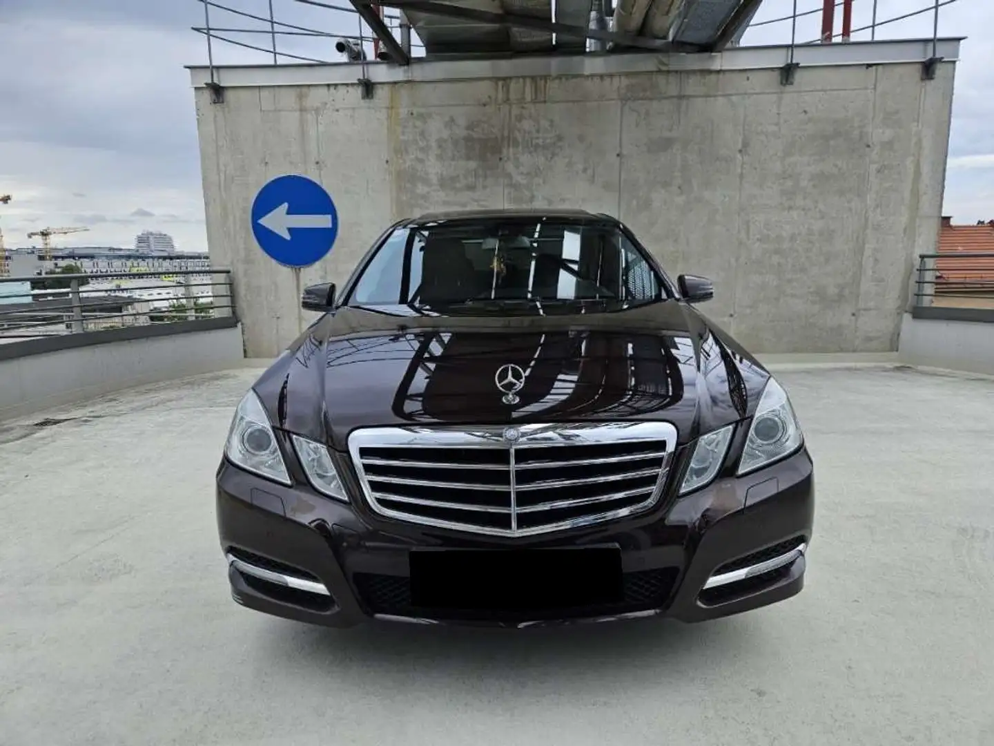 Mercedes-Benz E 220 CDI DPF BlueEFFICIENCY - 1