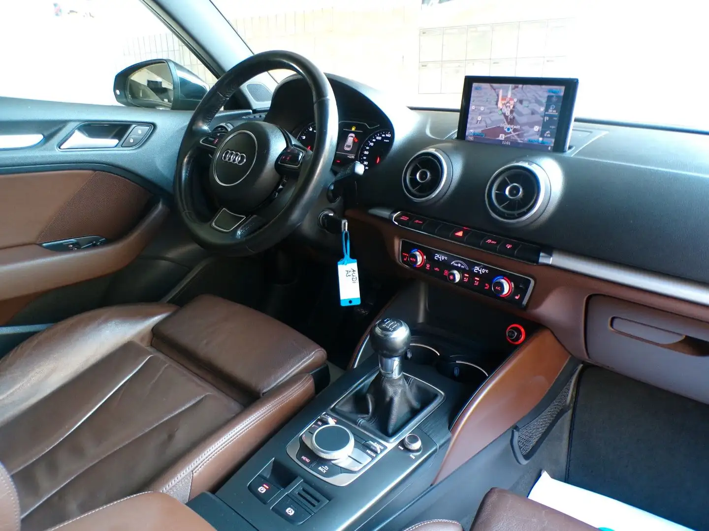 Audi A3 S Line /Pano.Glas/Navi/Leder Černá - 2