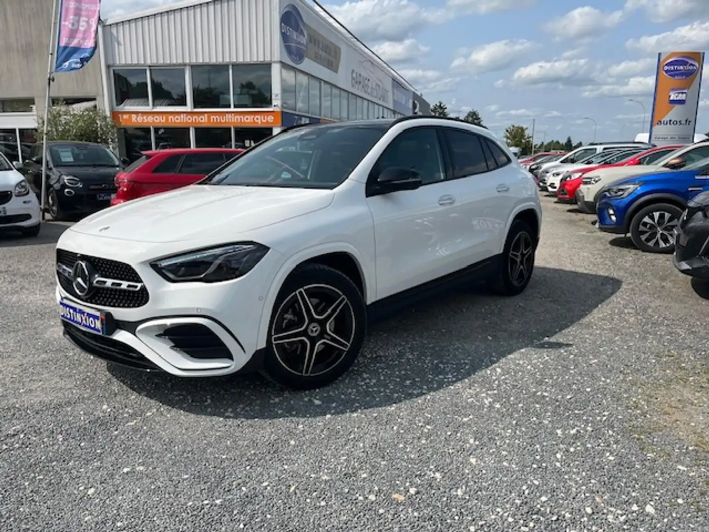 Mercedes-Benz G GLA 250 e + Hybrid EQ Power  8G-DCT  -  AMG Line P Белый - 1