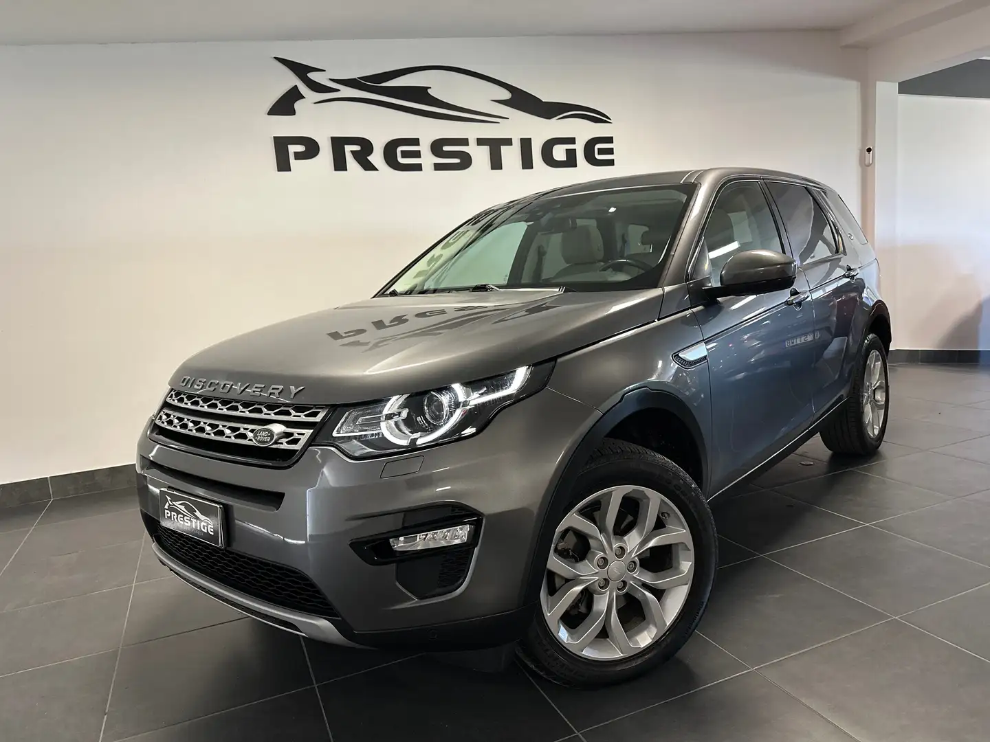 Land Rover Discovery DISCOVERY SPORT 2.0 TD4 HSE 4WD LUXURY 150cv AUTOM Šedá - 1
