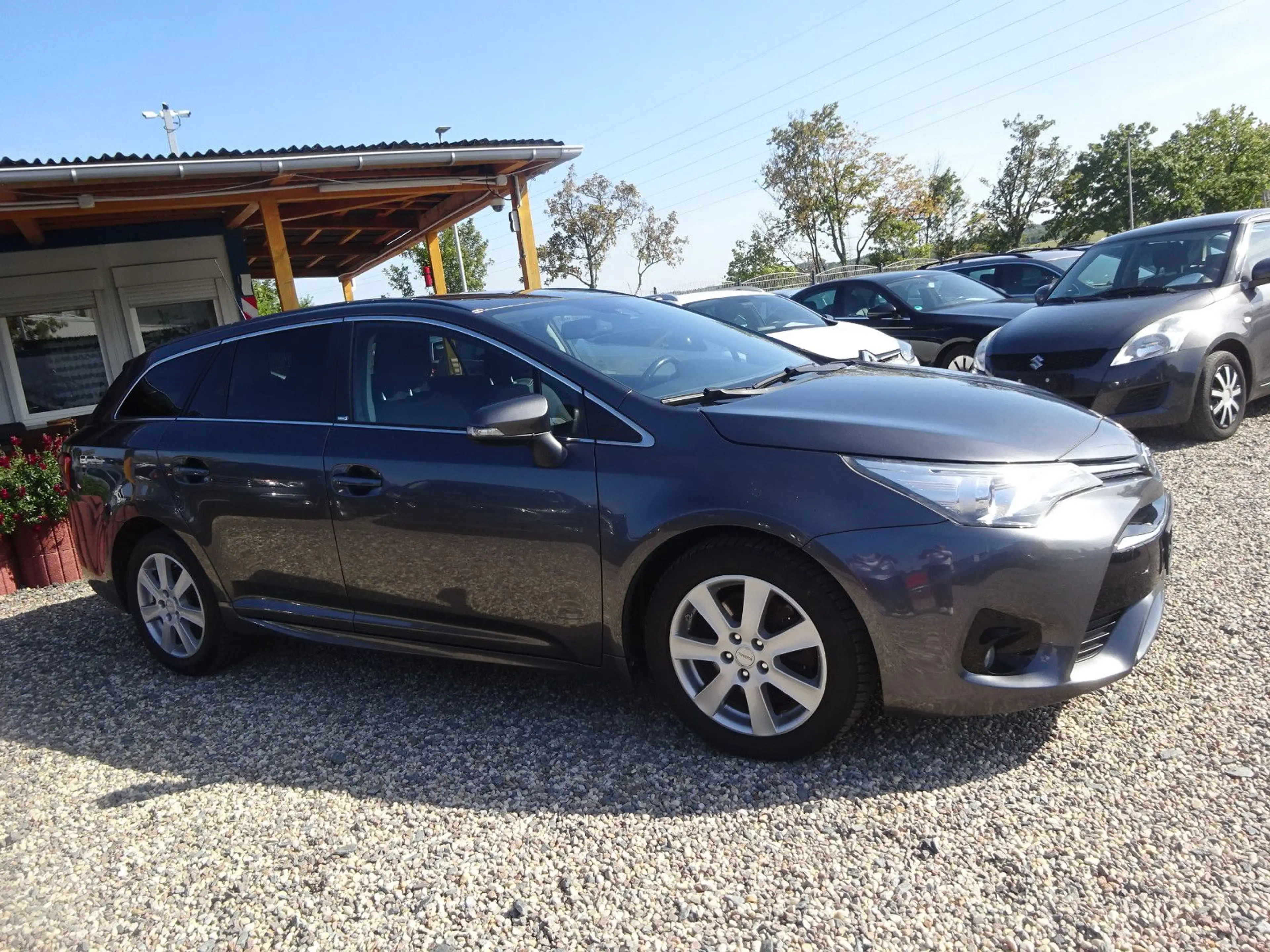 Toyota Avensis 2.0-l-D-4D Touring Sports Edition-S — photo 3