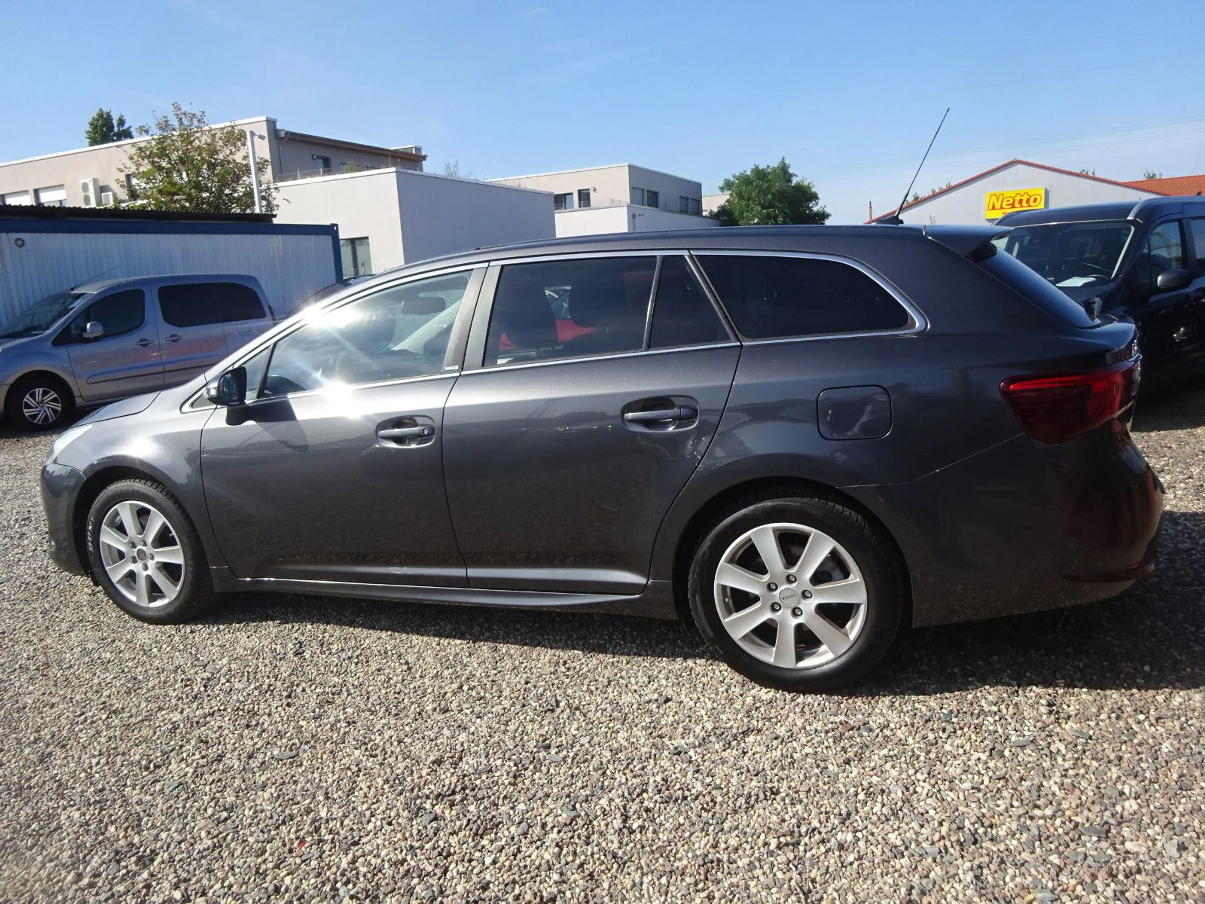 Toyota Avensis 2.0-l-D-4D Touring Sports Edition-S — photo 6