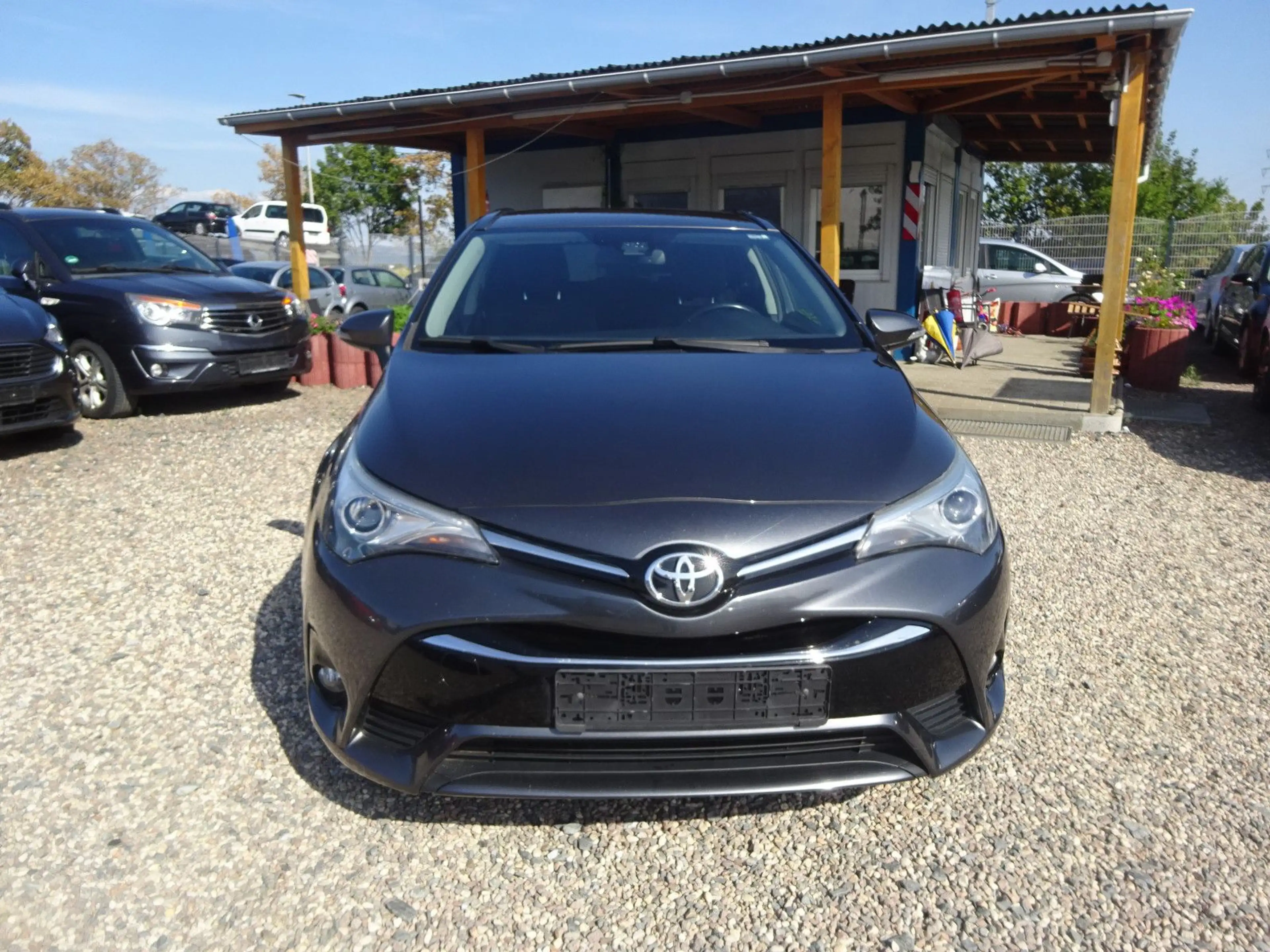 Toyota Avensis 2.0-l-D-4D Touring Sports Edition-S — photo 2
