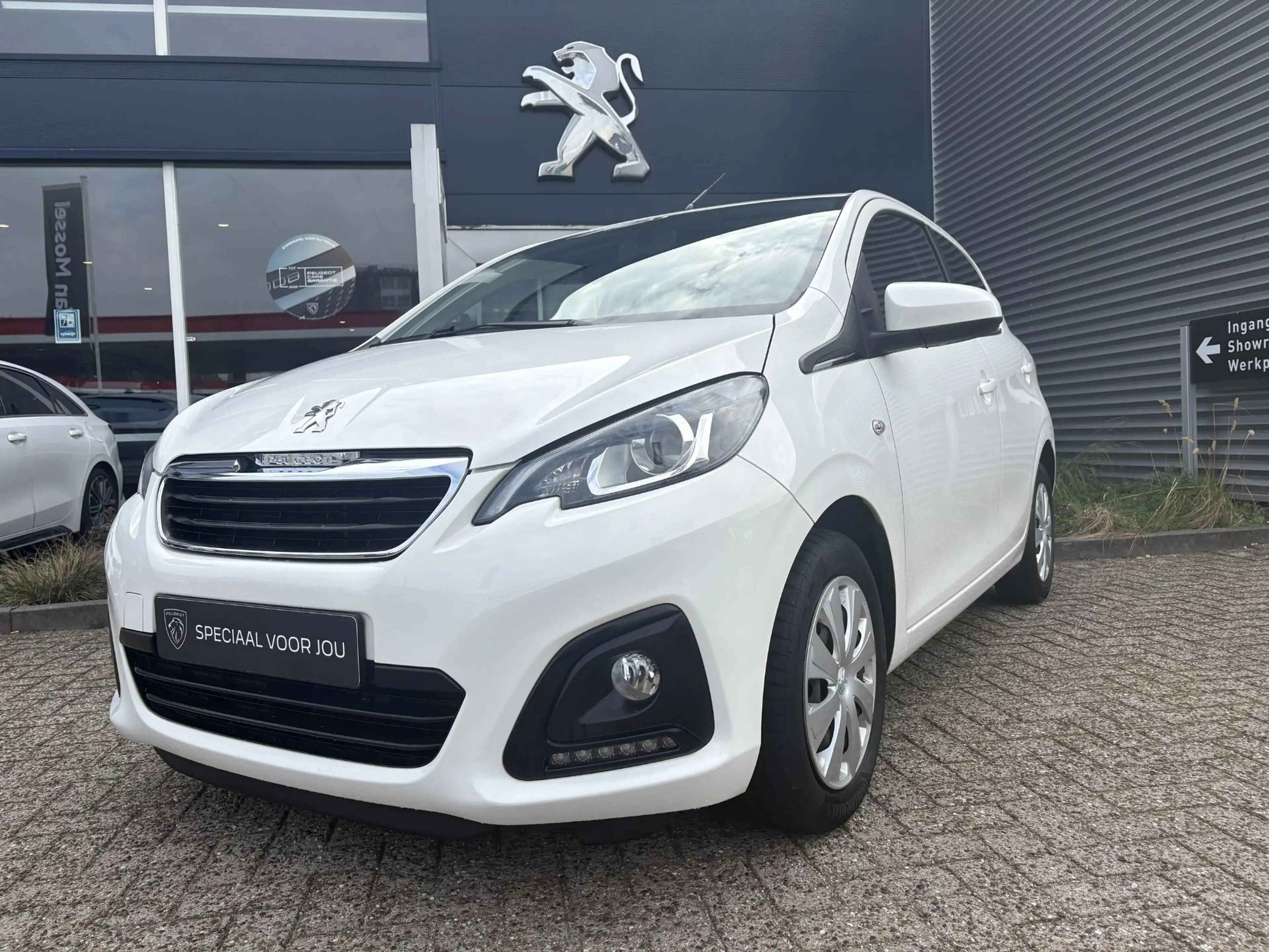 Peugeot 108 1.0 e-VTi Active — photo 2