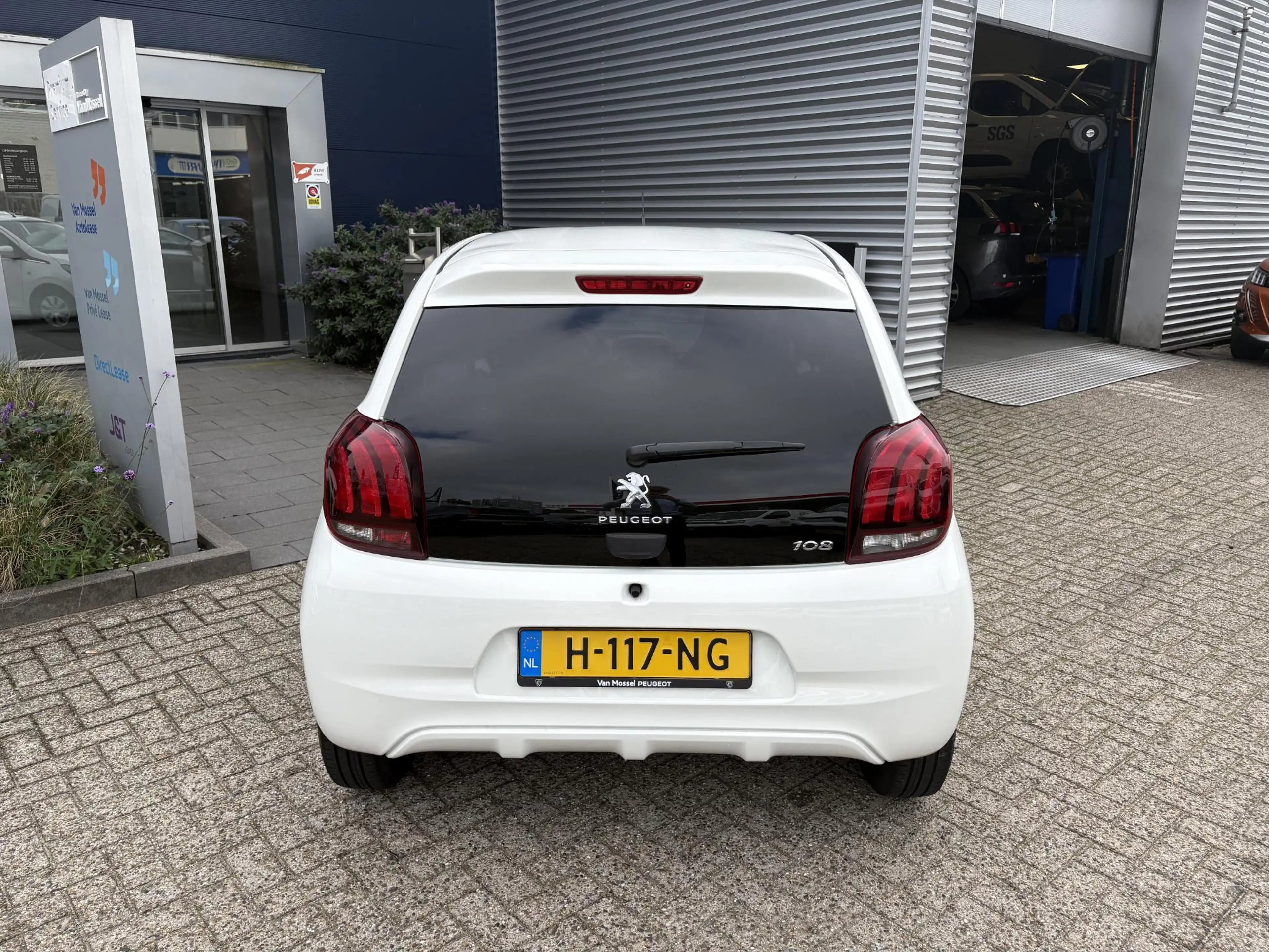 Peugeot 108 1.0 e-VTi Active — photo 5