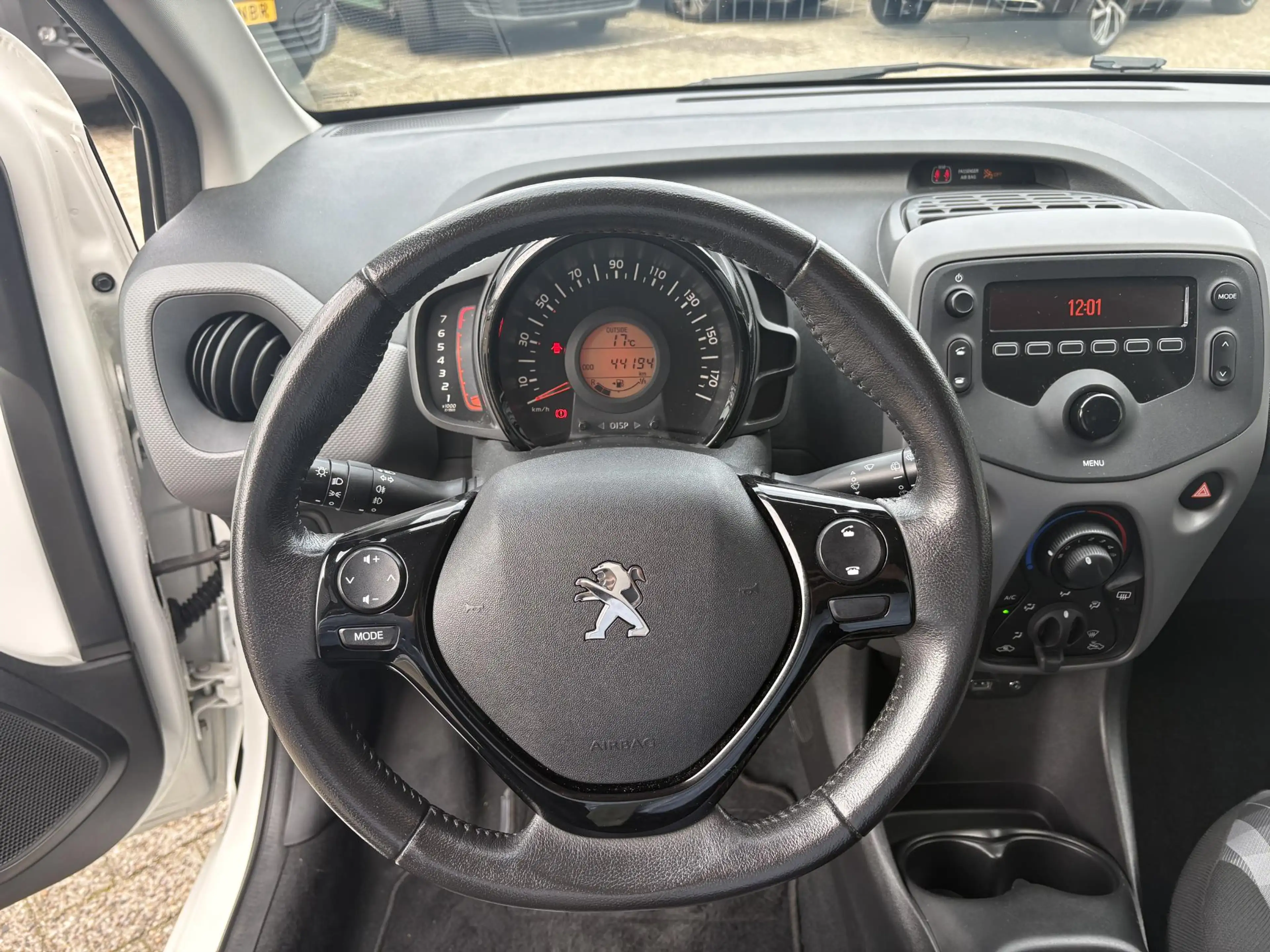 Peugeot 108 1.0 e-VTi Active — photo 12