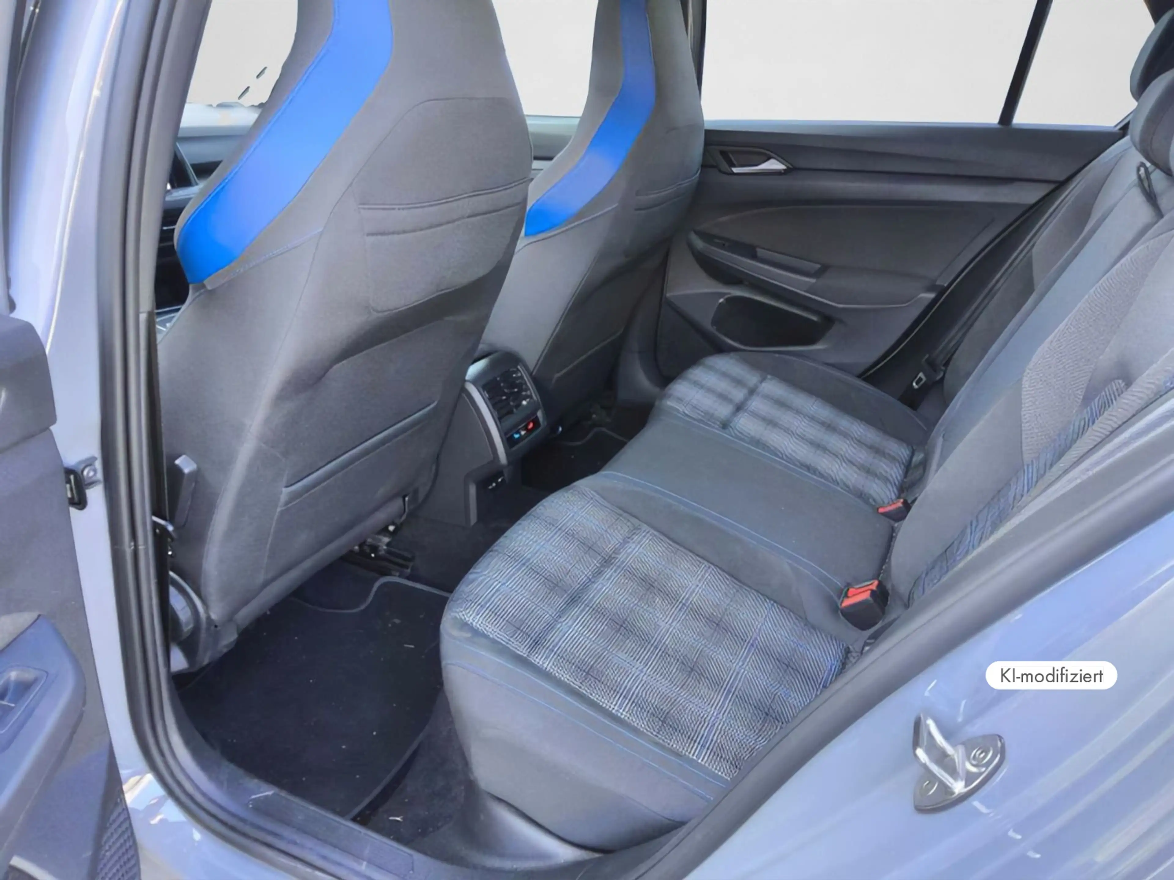 Volkswagen Golf GTE GTE 1,4 TSI eHybrid DSG | 18" in Schwarz | — photo 10