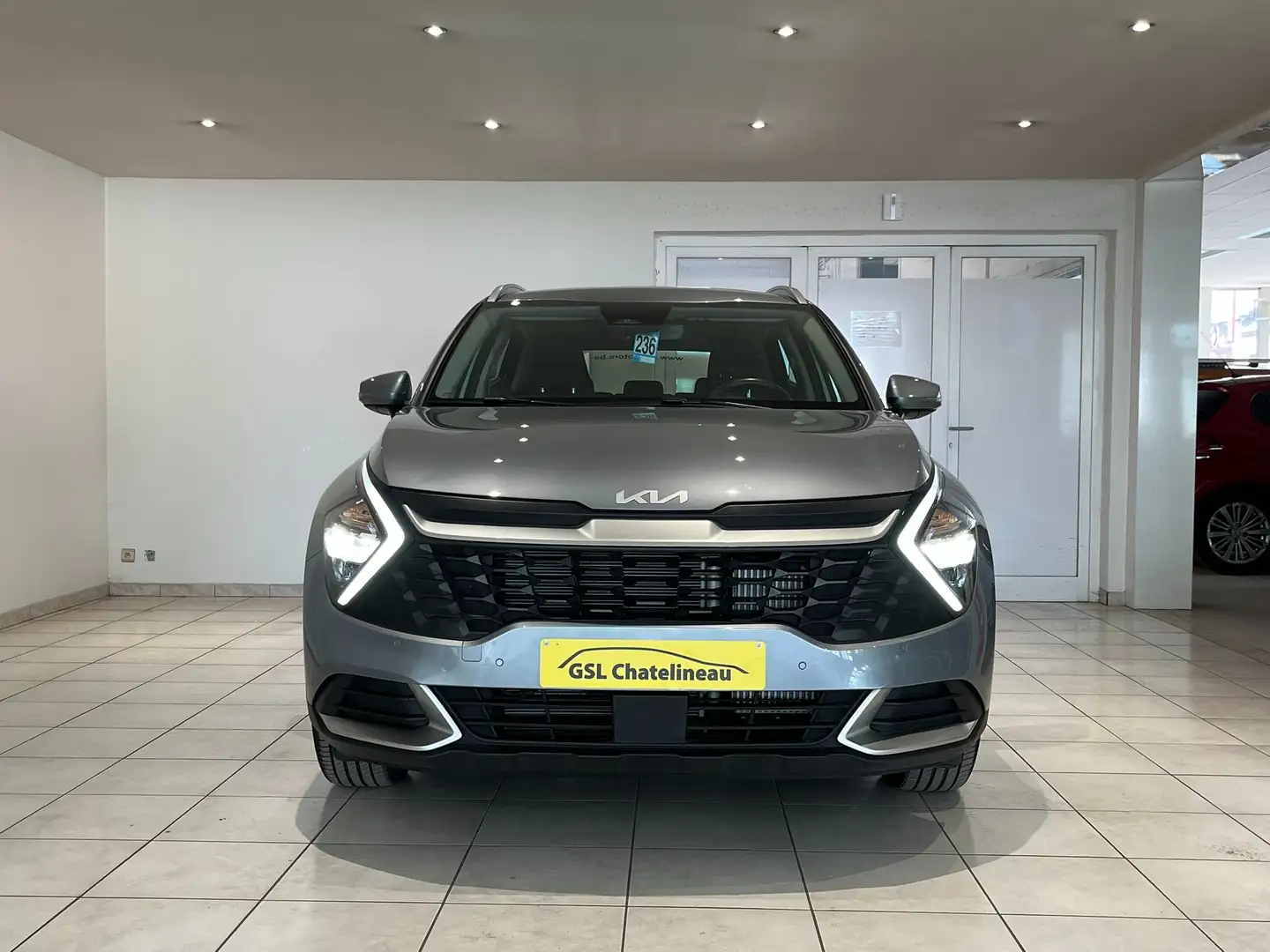 Kia Sportage 1.6T-GDi 160cv MHEV 2024 Airco/Cruise/Carplay/Navi Grijs - 2