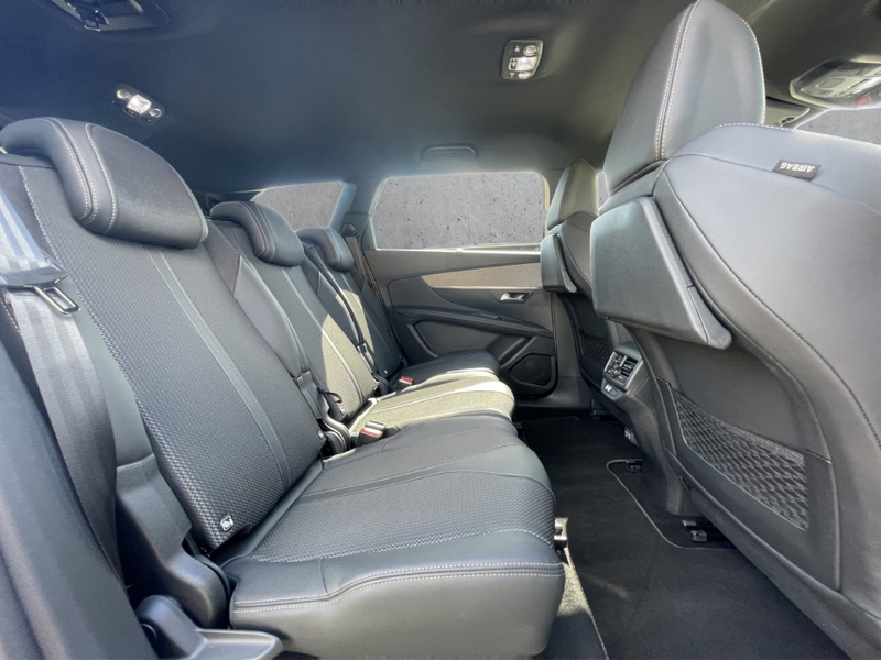 Peugeot 5008 GT HYBRID 136 7-Sitzer Navi Digitales Cockpit LED — photo 14