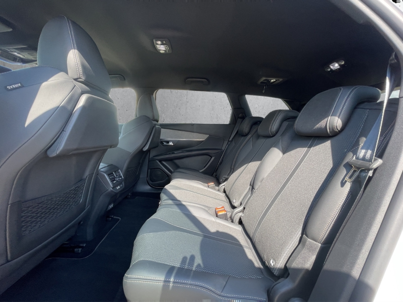 Peugeot 5008 GT HYBRID 136 7-Sitzer Navi Digitales Cockpit LED — photo 8