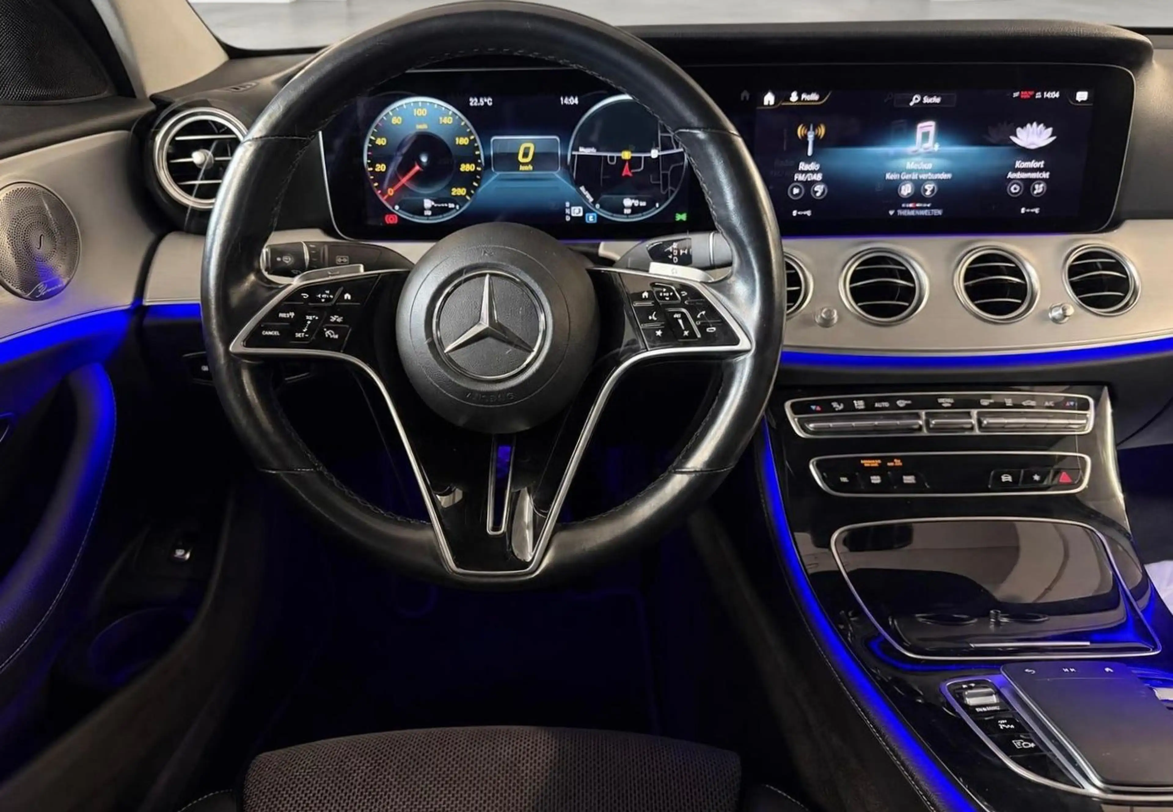 Mercedes-Benz E 300 de Limo Burmester/KAMERA/NIGHT/WIDESCREEN — photo 13