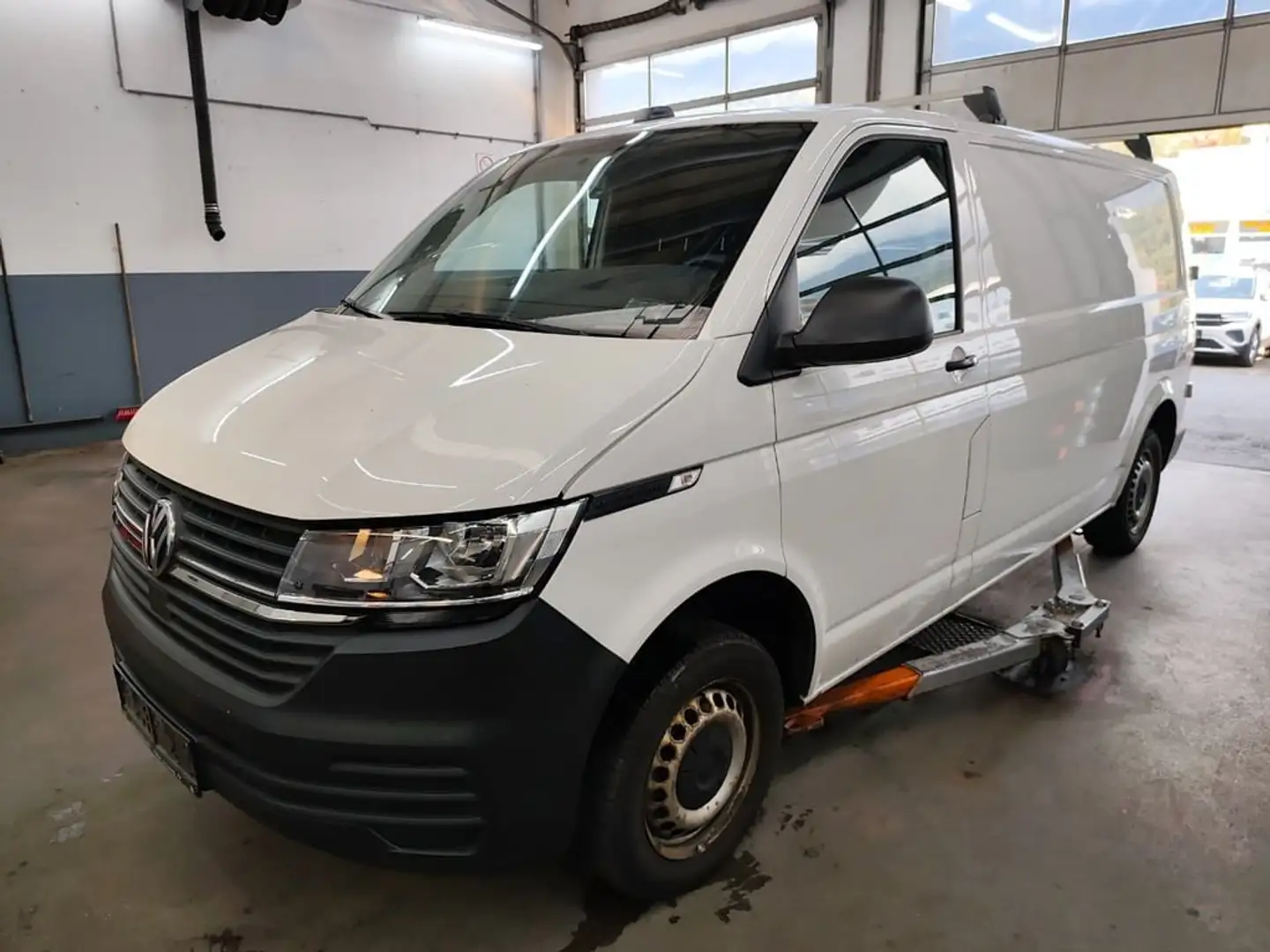 Volkswagen T6.1 Kastenwagen Entry LR 2.0 TDI Weiß - 1