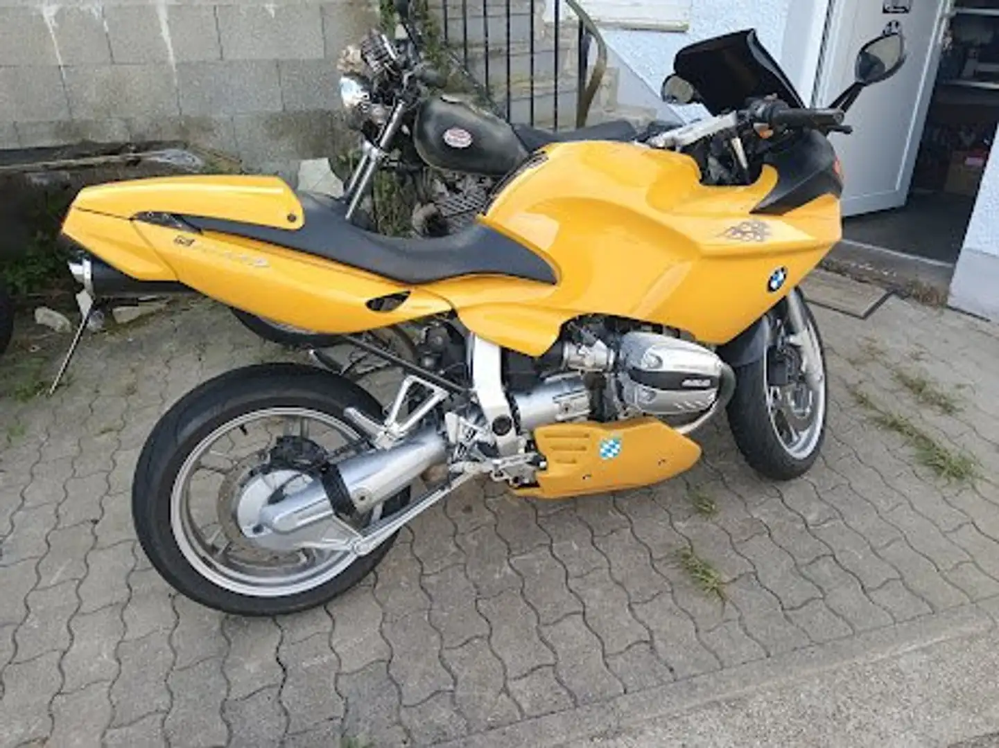 BMW R 1100 S Žlutá - 2