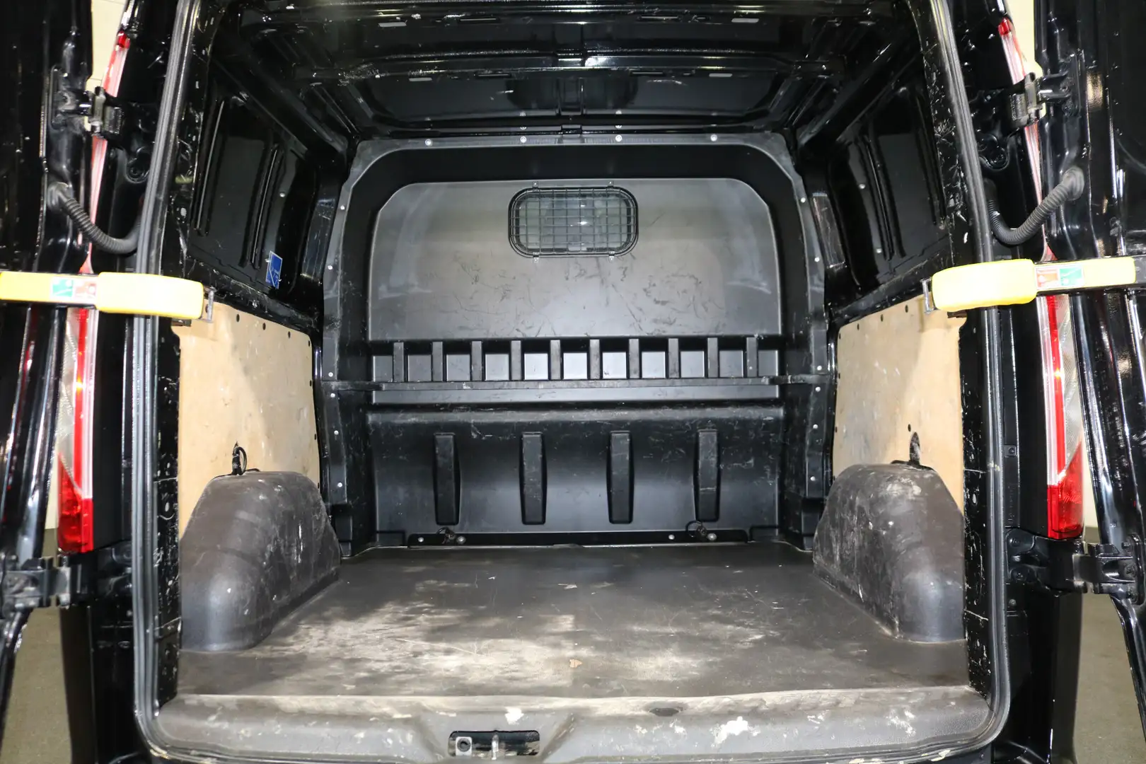 Ford Transit Custom 2.0 TDci 170pk L2 H1 DC Limited Noir - 2