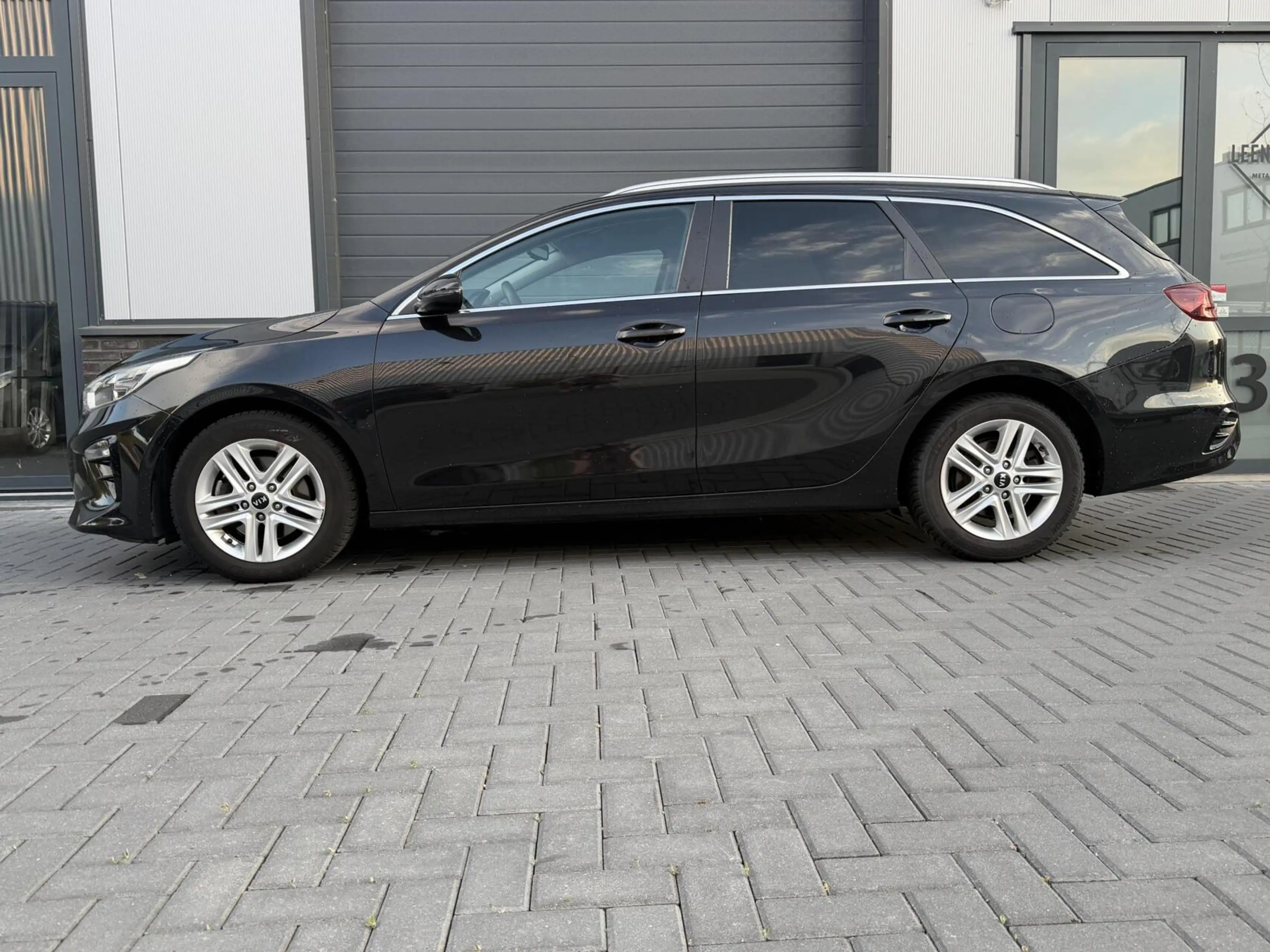 Kia Ceed SW / cee'd SW Sportswagon 1.0 T-GDi MHEV DynamicLine — photo 2