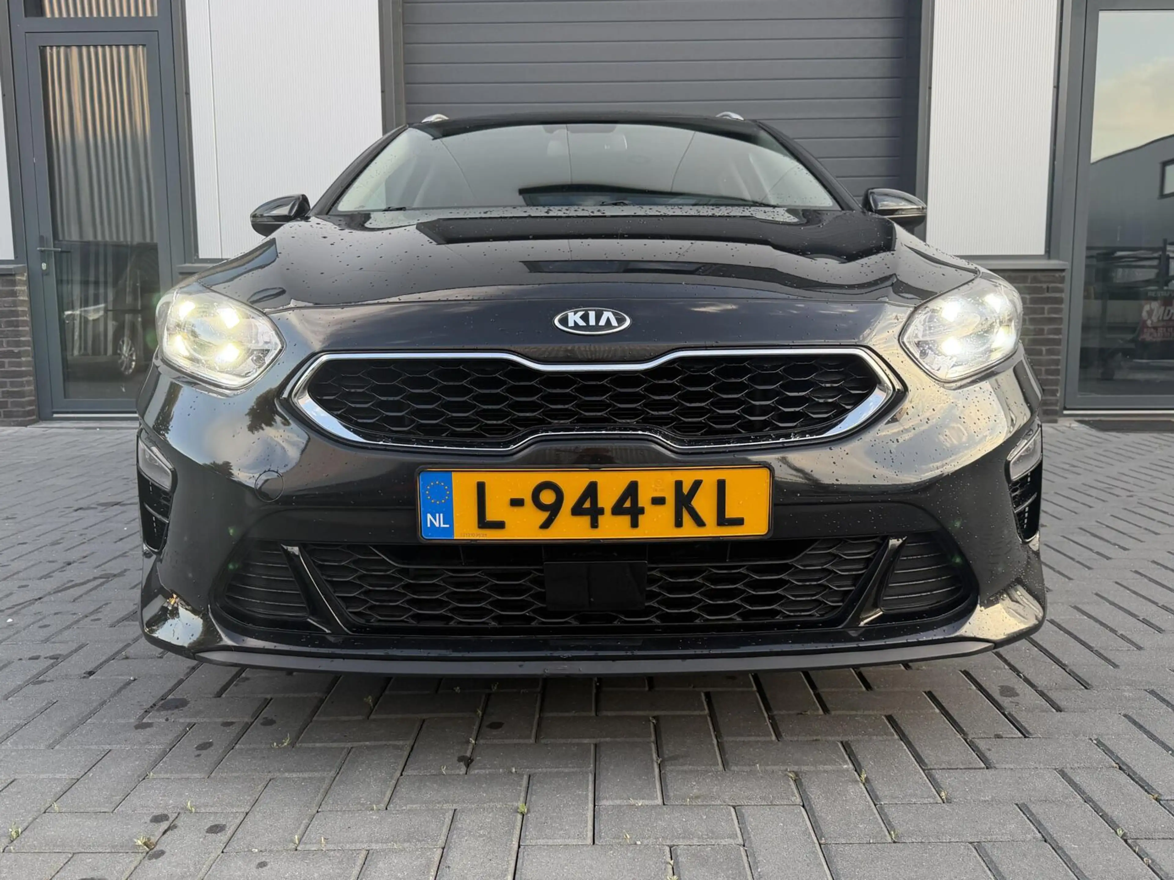 Kia Ceed SW / cee'd SW Sportswagon 1.0 T-GDi MHEV DynamicLine — photo 3