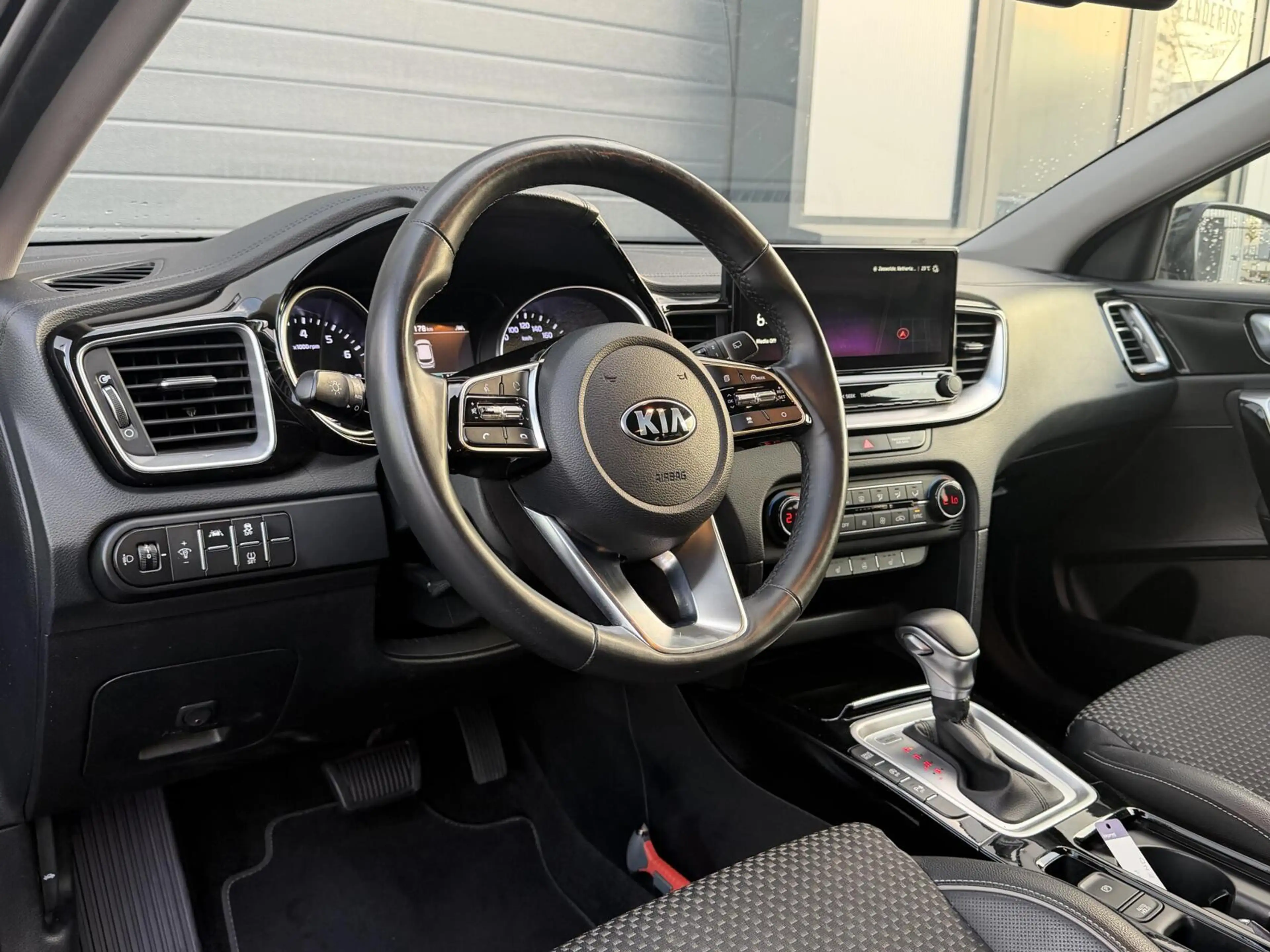 Kia Ceed SW / cee'd SW Sportswagon 1.0 T-GDi MHEV DynamicLine — photo 8