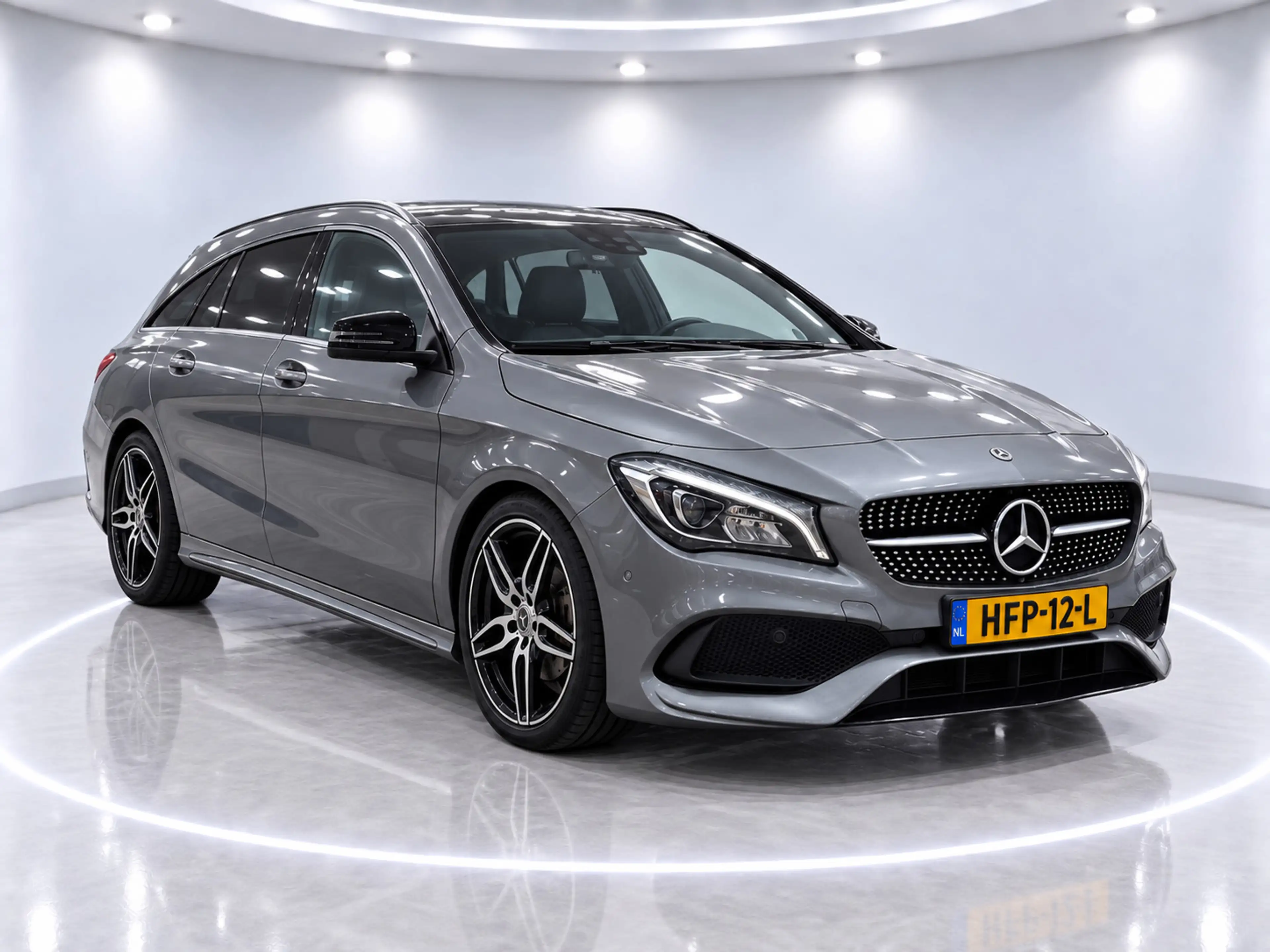 Mercedes-Benz CLA 180 Shooting Brake - Pano - Camera - Dealer Onderhoude — photo 3