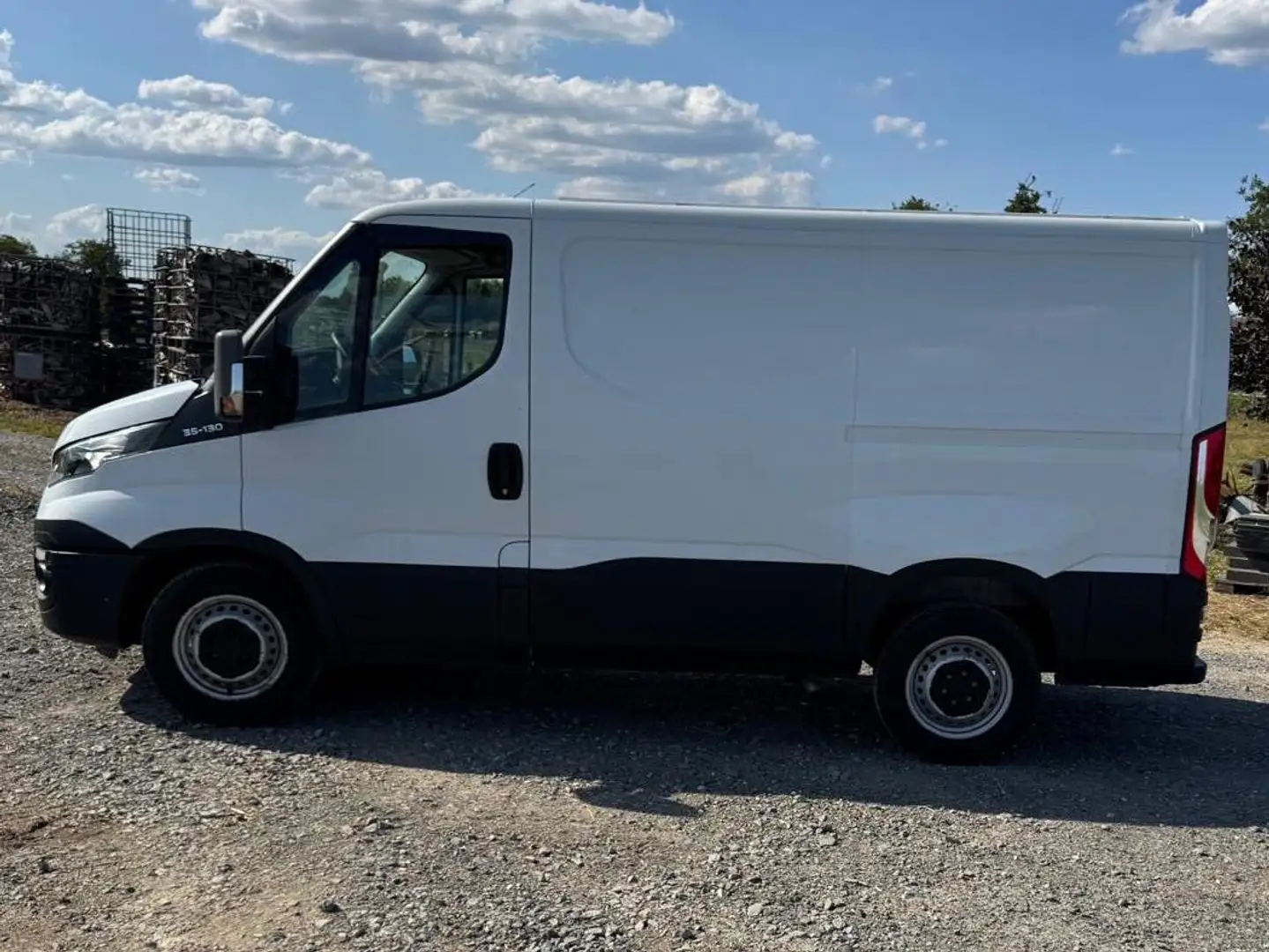 Iveco Daily 35 S 13 V Weiß - 2