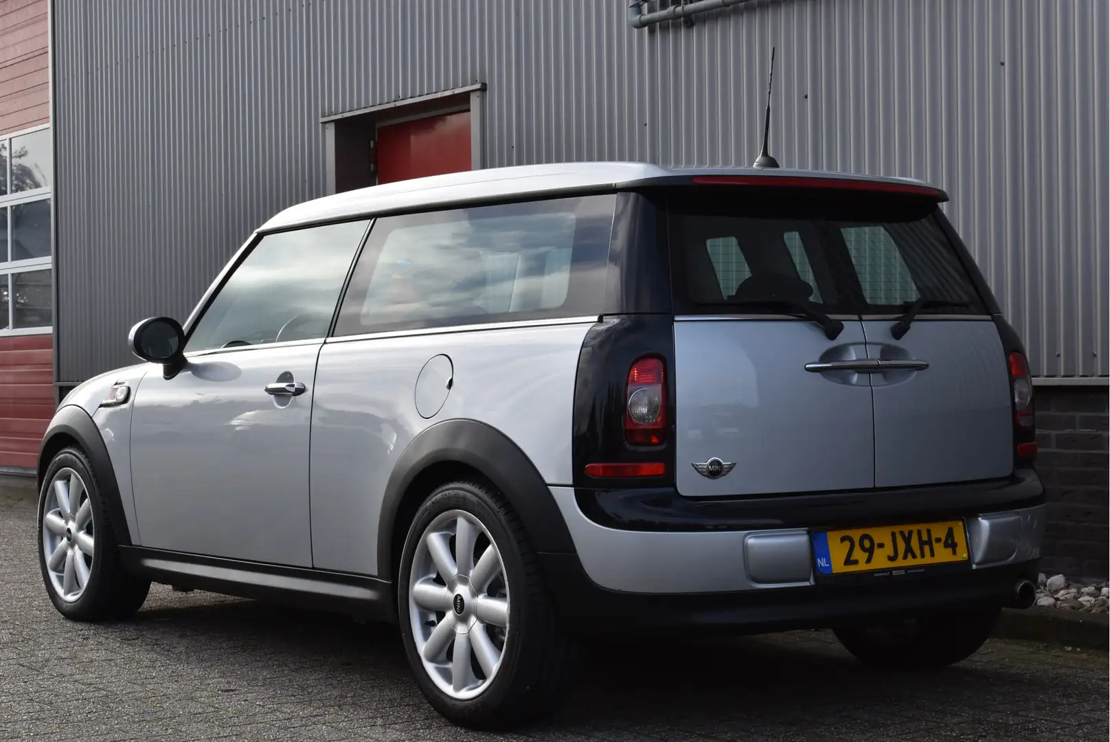 MINI One Clubman Mini 1.4 50th Anniversary Business NL-auto, Airco, Grijs - 2
