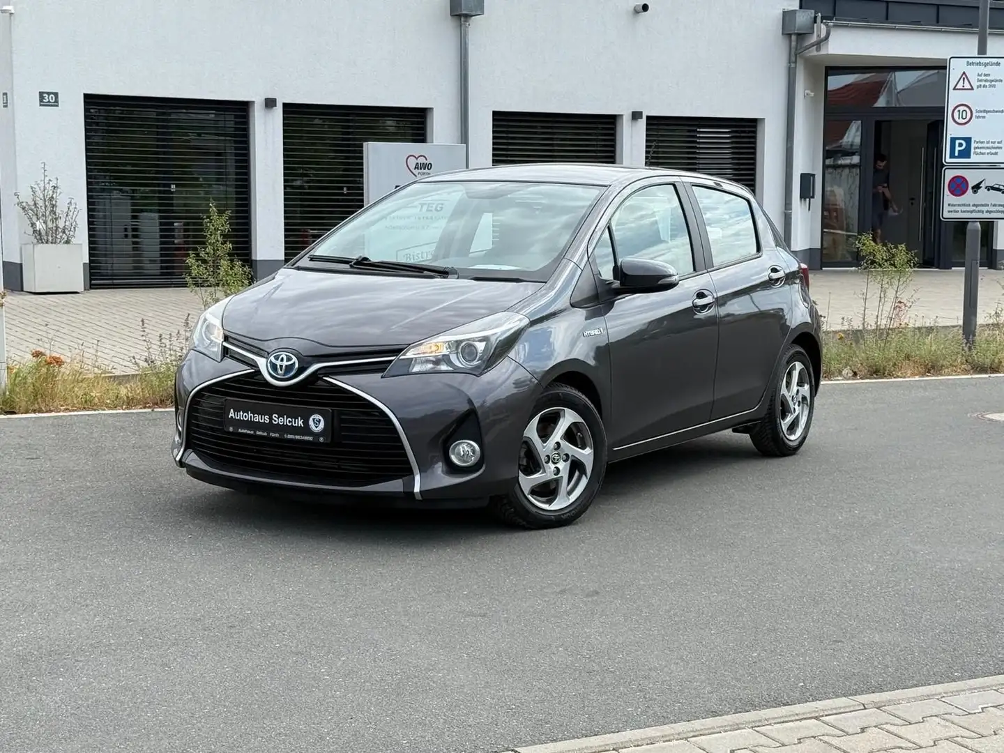Toyota Yaris Comfort Hybrid *Klima*Automatik* Grau - 1