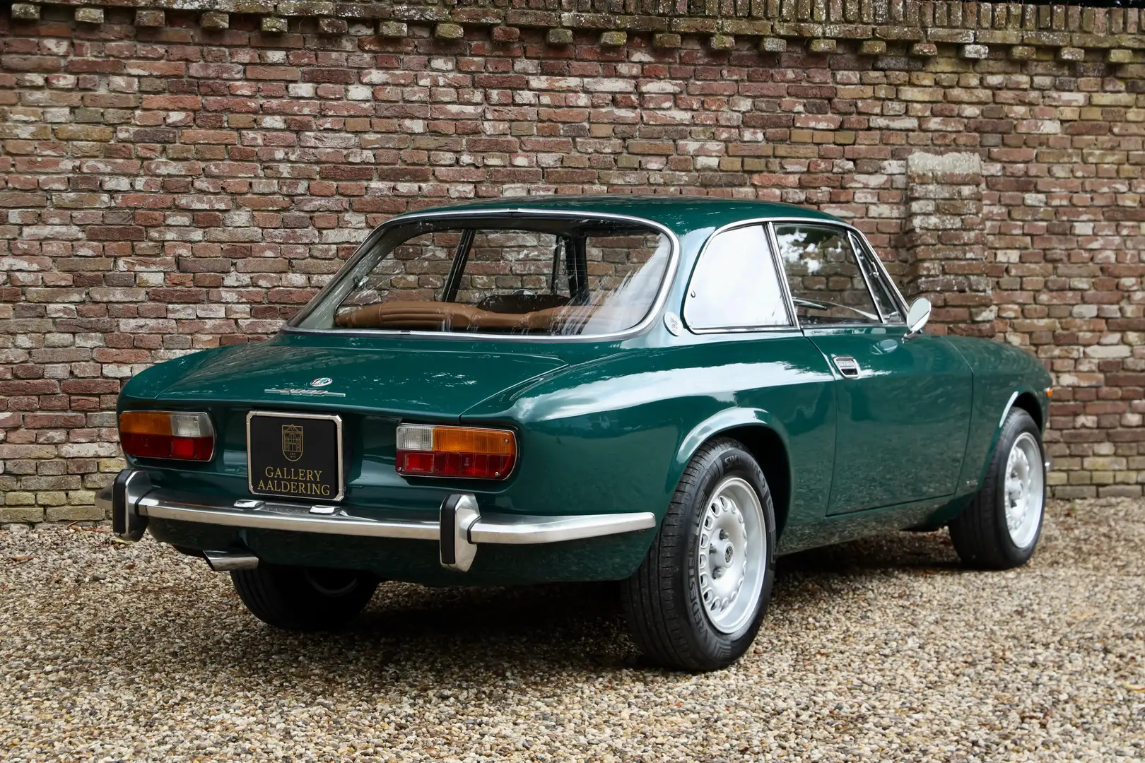 Alfa Romeo 2000 GTV Bertone Iconic 70s Verde Muschio + Cognac comb Zelená - 2