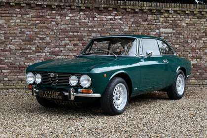 Alfa Romeo 2000 GTV Bertone Iconic 70s Verde Muschio + Cognac comb