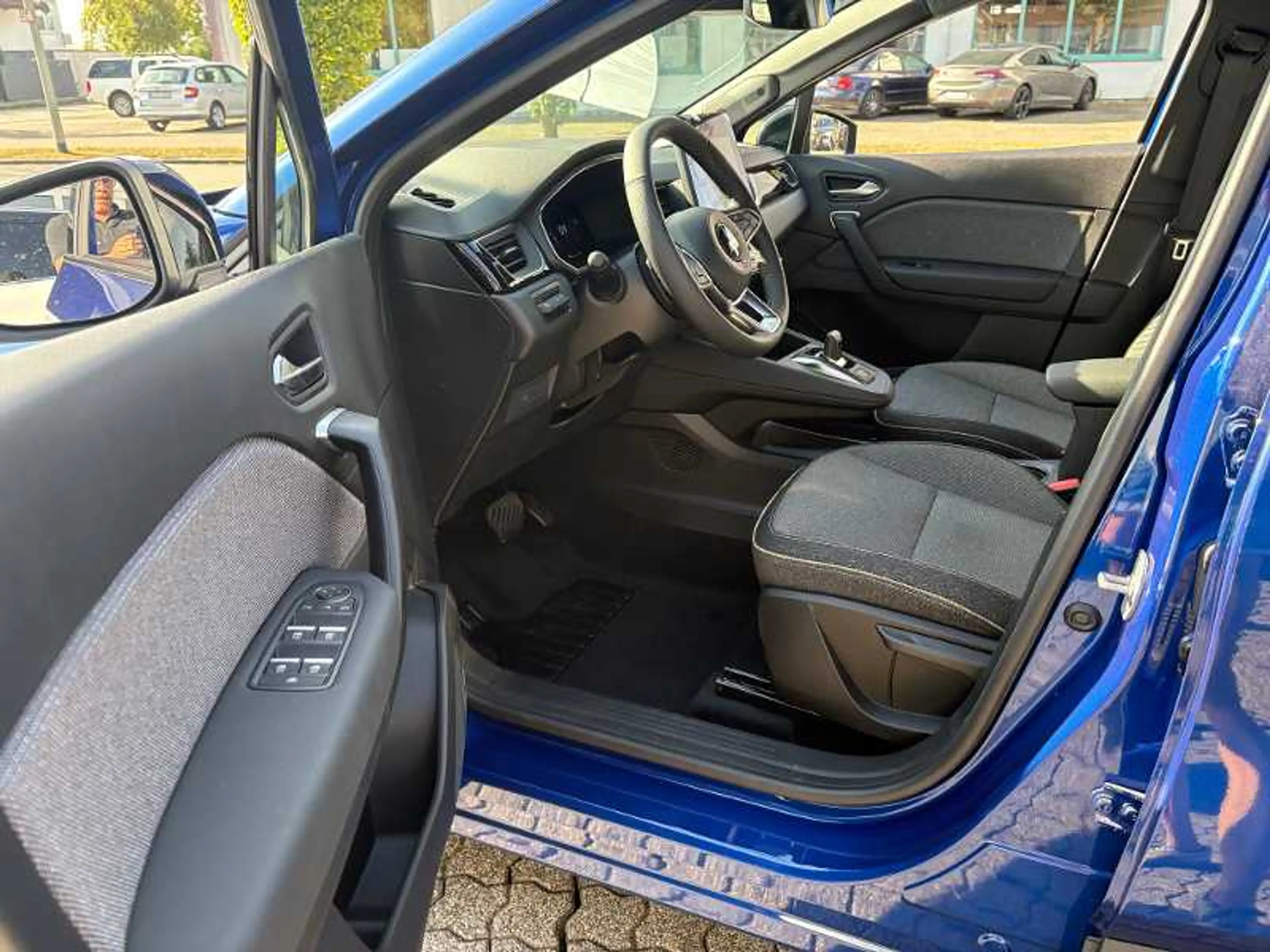 Mitsubishi Grandis Intro Edition 1.3 T-Benziner 7-DCT — photo 7