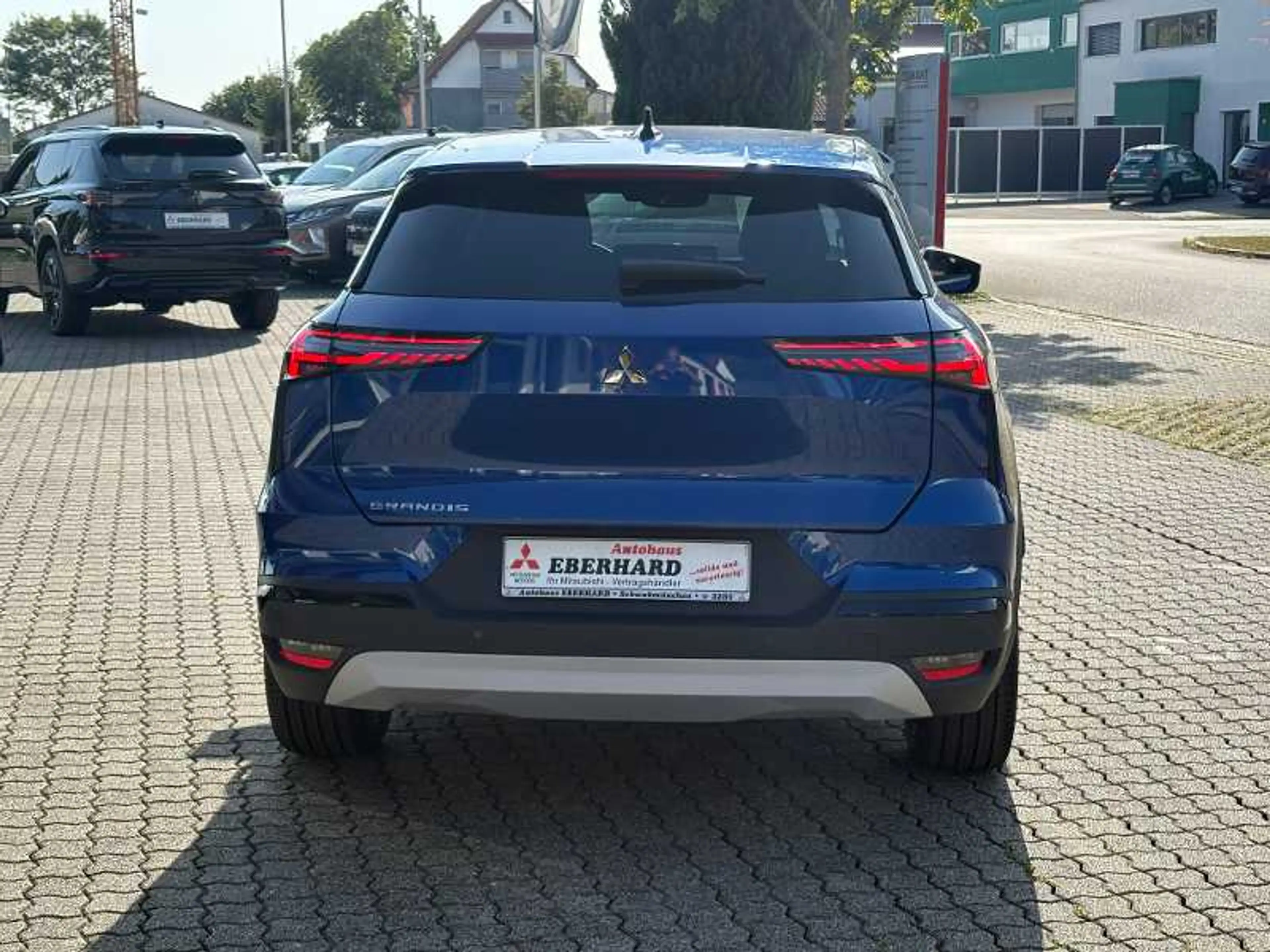 Mitsubishi Grandis Intro Edition 1.3 T-Benziner 7-DCT — photo 5