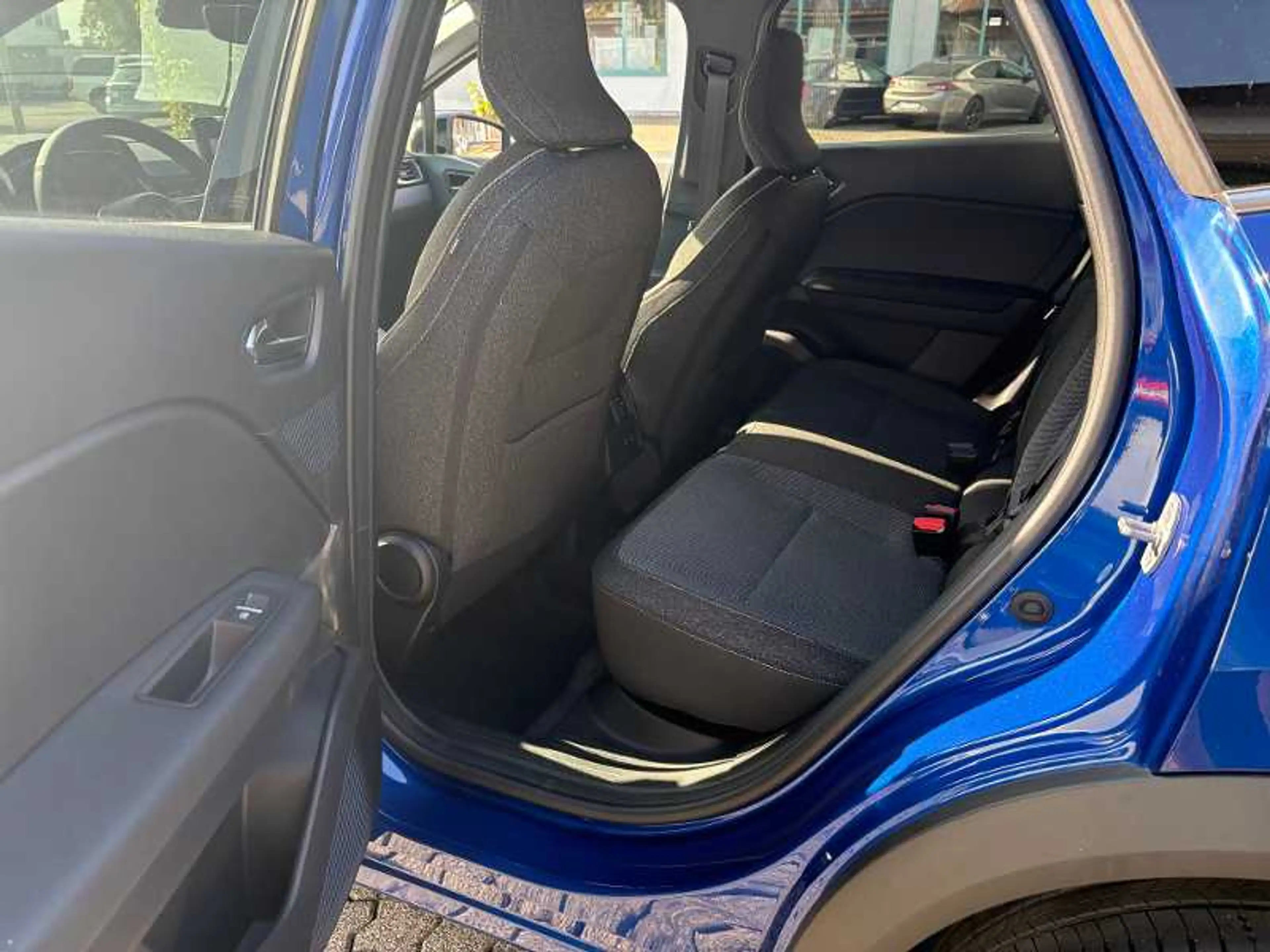 Mitsubishi Grandis Intro Edition 1.3 T-Benziner 7-DCT — photo 6