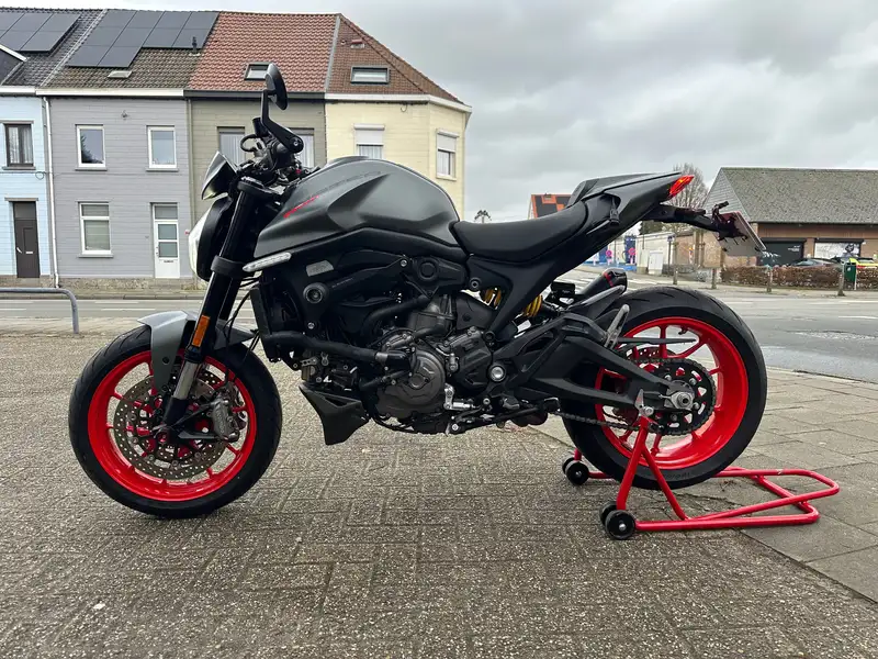 Ducati Monster 937 - foto 3