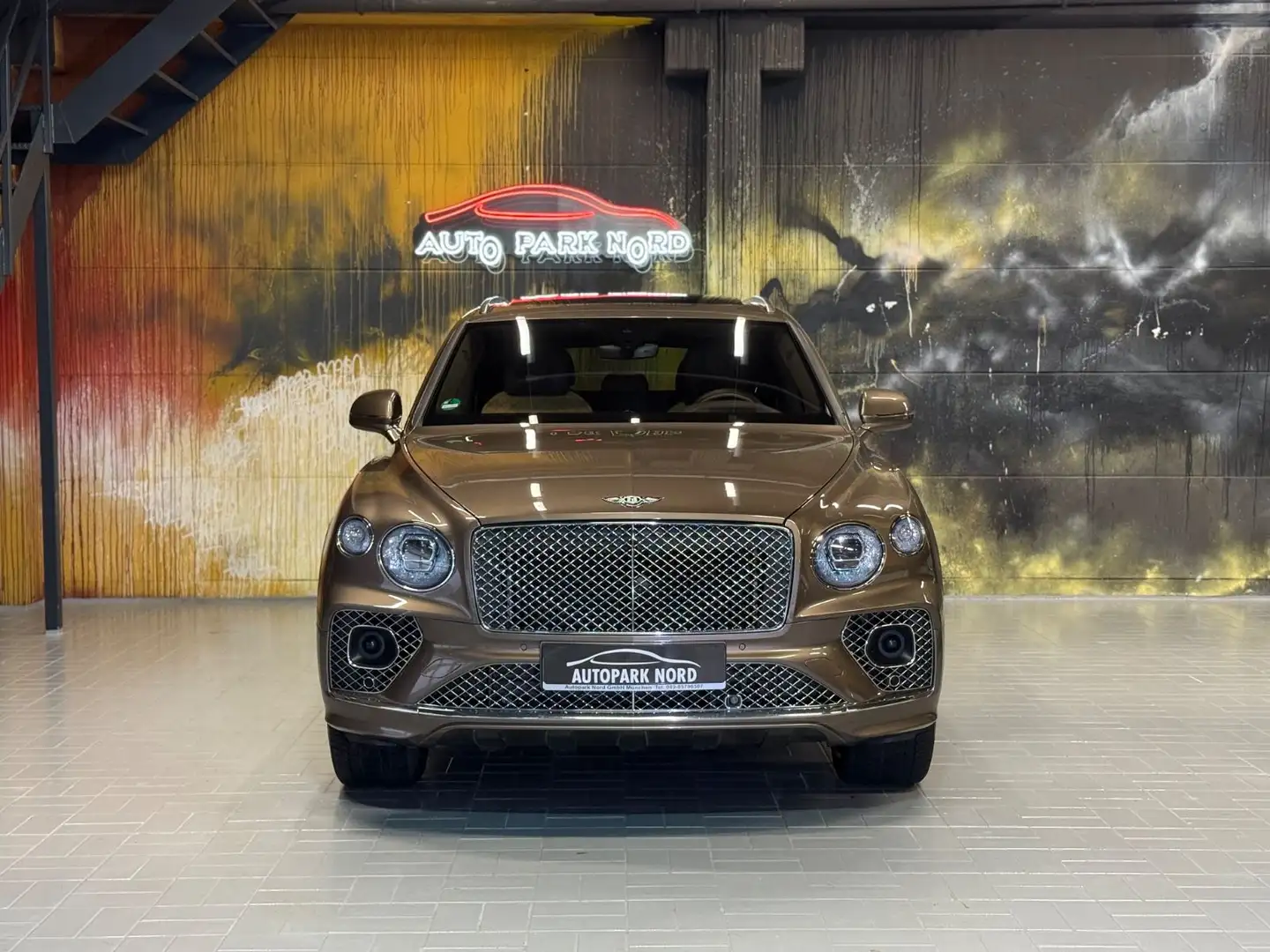Bentley Bentayga 4.0 V8 4WD Aut.~NAIM~PANO~AKRAPOVIC~ Marrón - 2