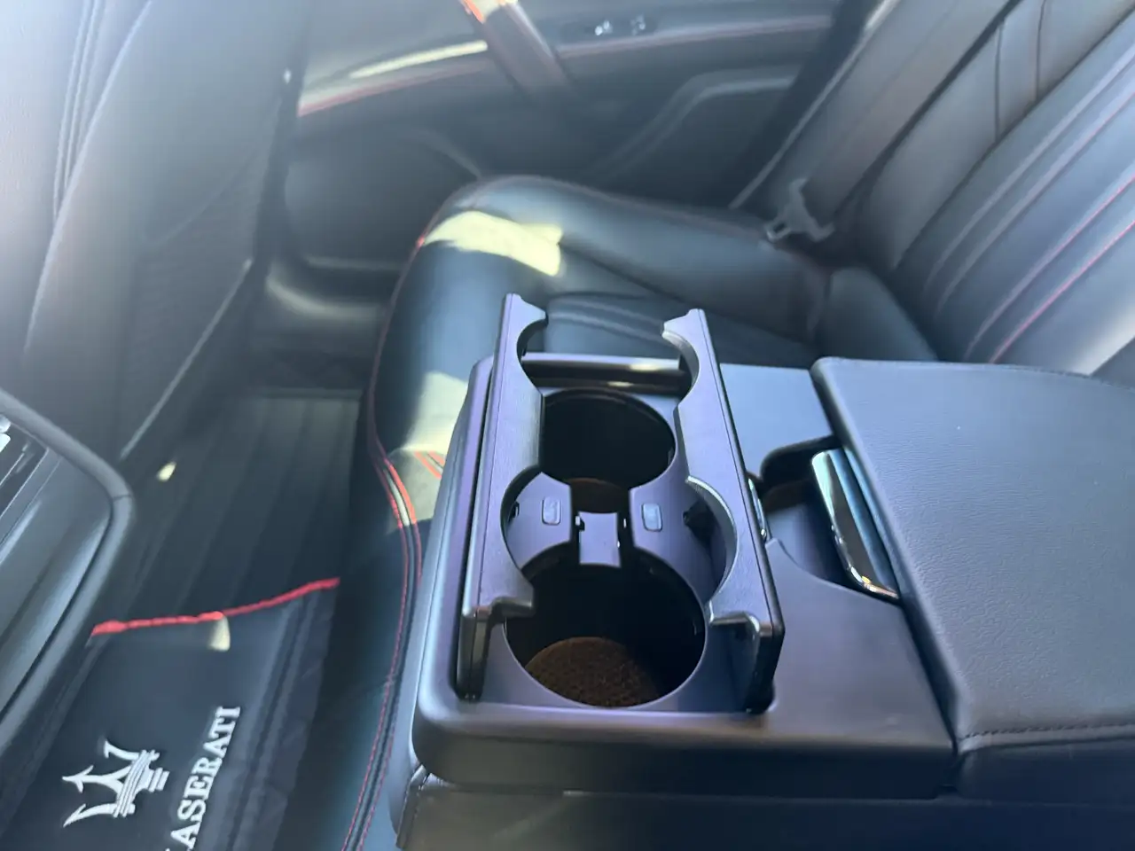 Maserati Ghibli photo Maserati Ghibli
