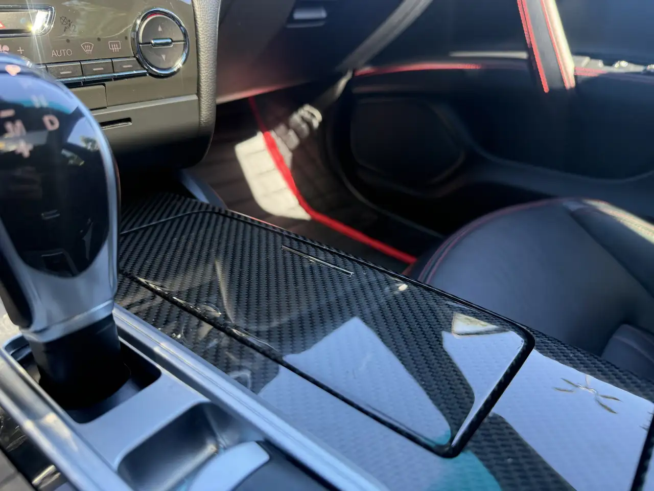 Maserati Ghibli photo Maserati Ghibli
