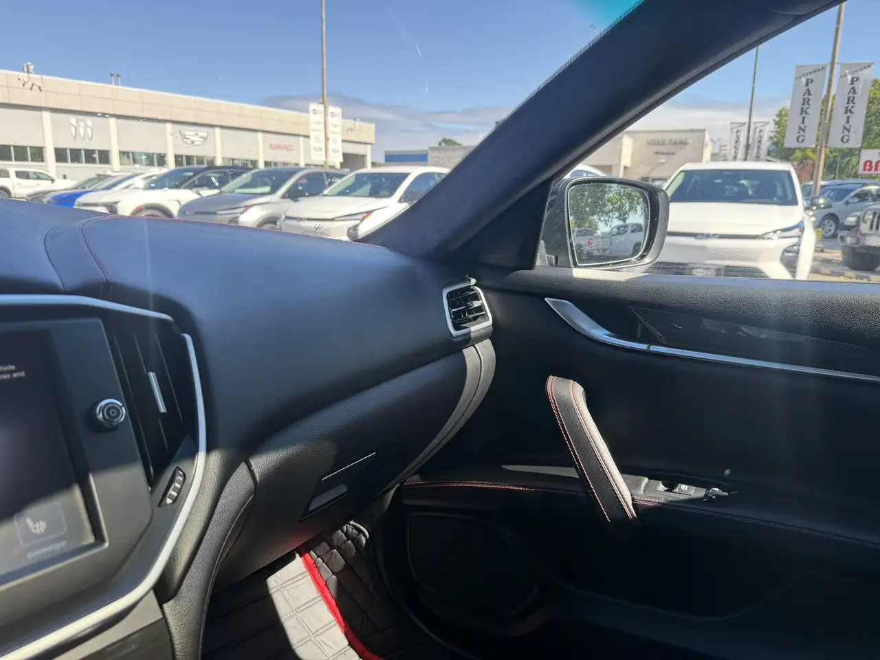 Maserati Ghibli photo Maserati Ghibli