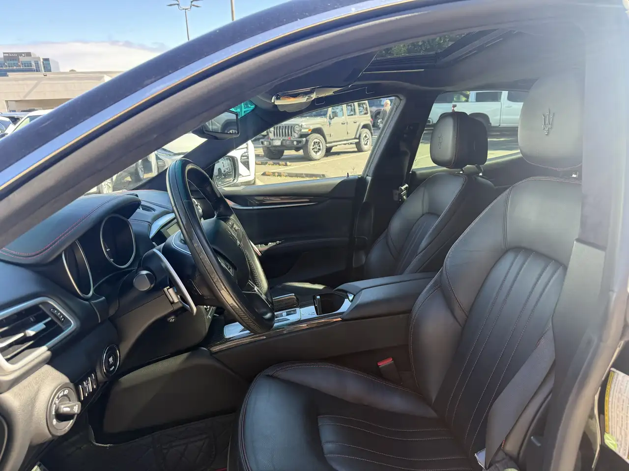 Maserati Ghibli photo Maserati Ghibli