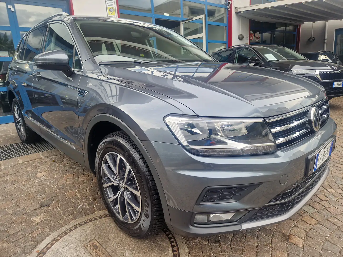 Volkswagen Tiguan Allspace 2.0 TDI DSG 150Cv Comfortline DigCock Keyless Navi Gris - 2