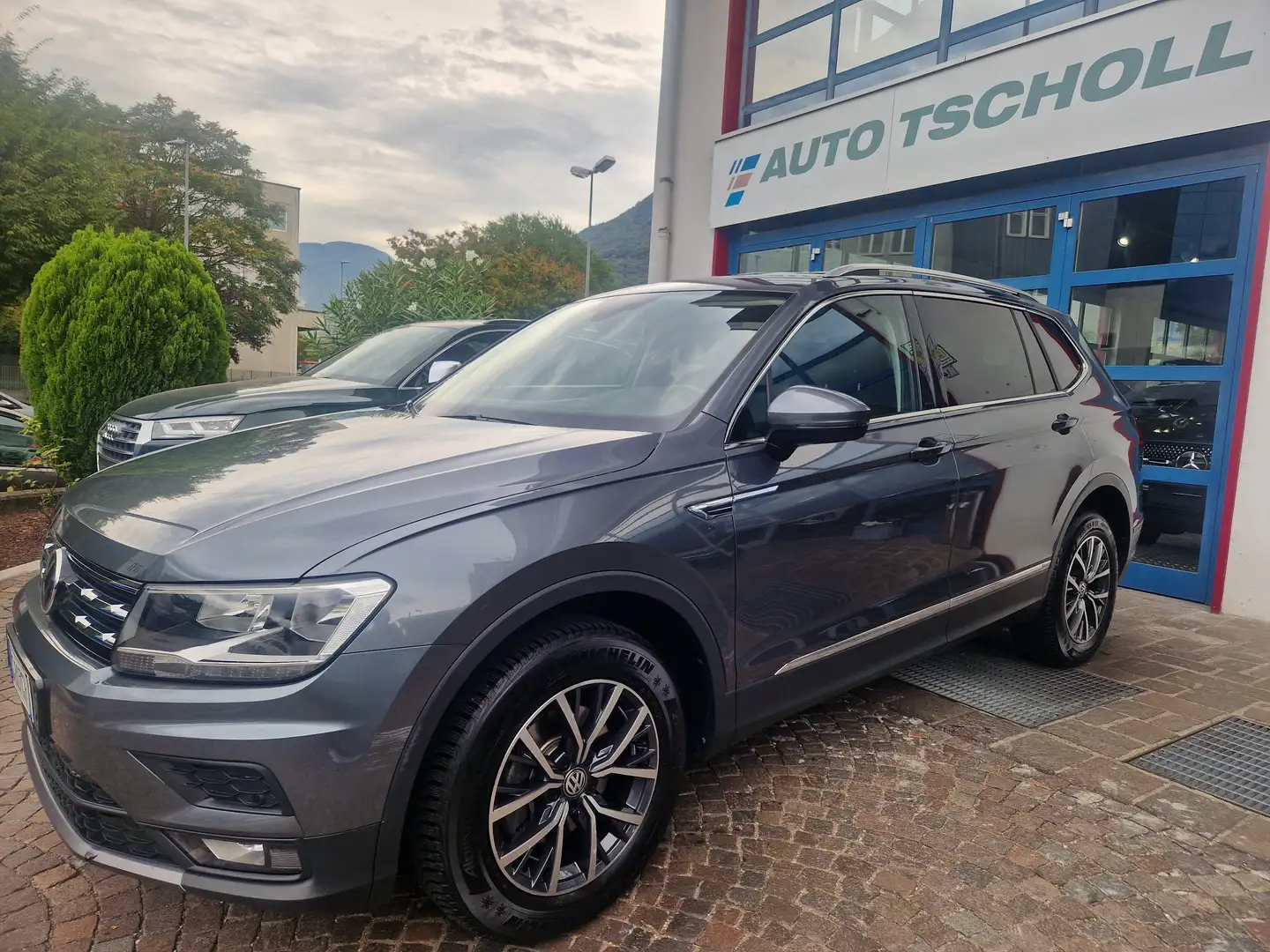 Volkswagen Tiguan Allspace 2.0 TDI DSG 150Cv Comfortline DigCock Keyless Navi Gris - 1