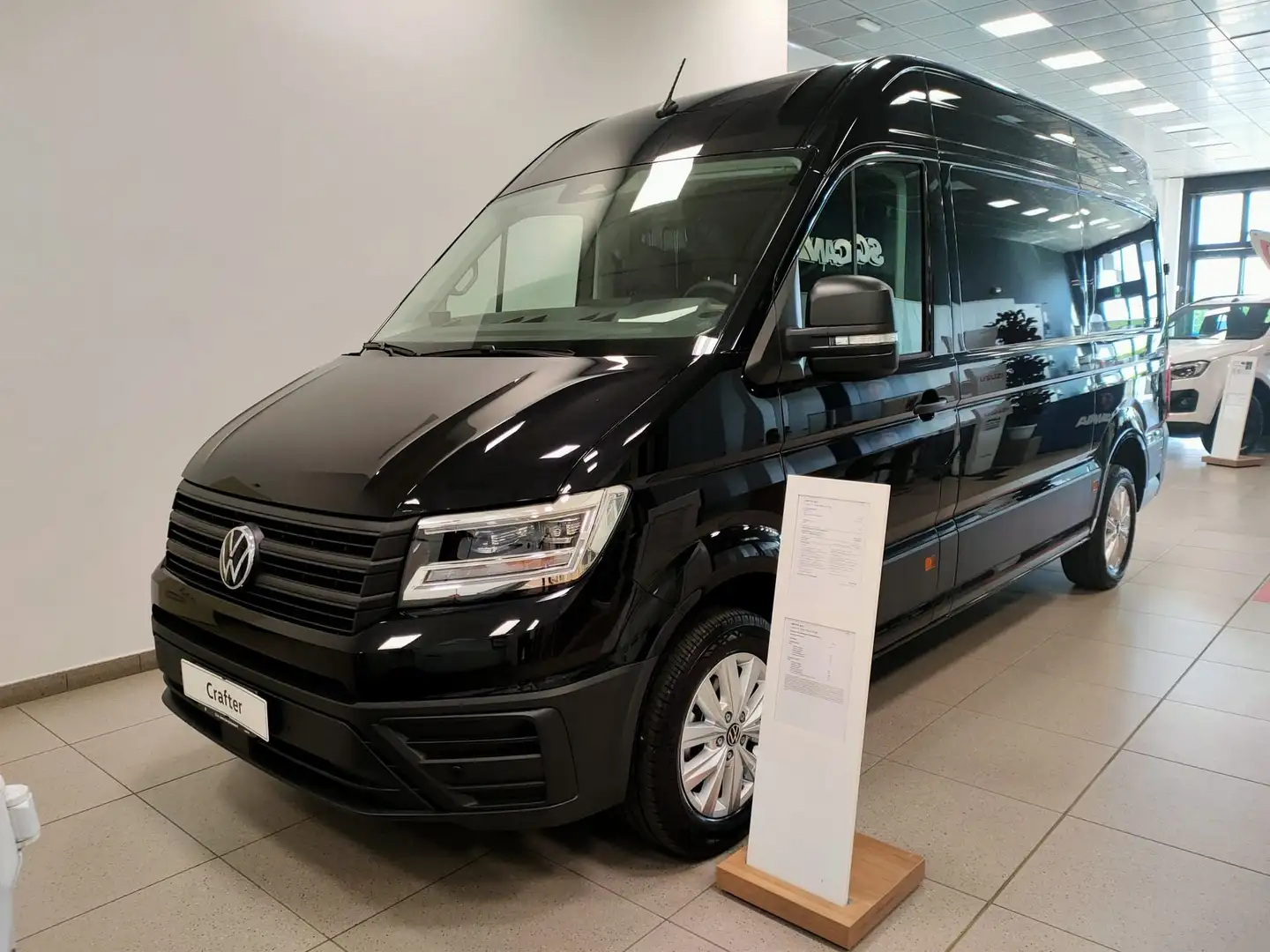 Volkswagen Crafter Van 35 L3H3 2.0 TDI 120 kW Nero - 1