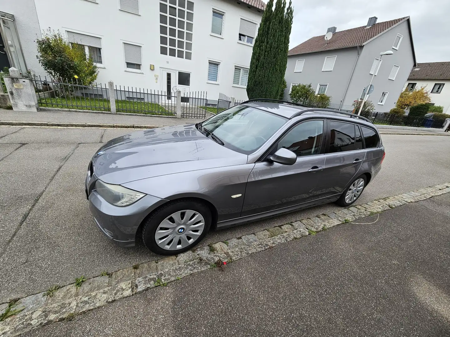 BMW 320 320d DPF Touring - 2