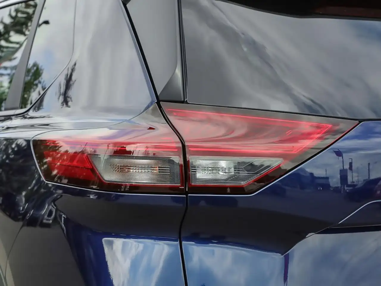 Nissan Rogue снимка Nissan Rogue