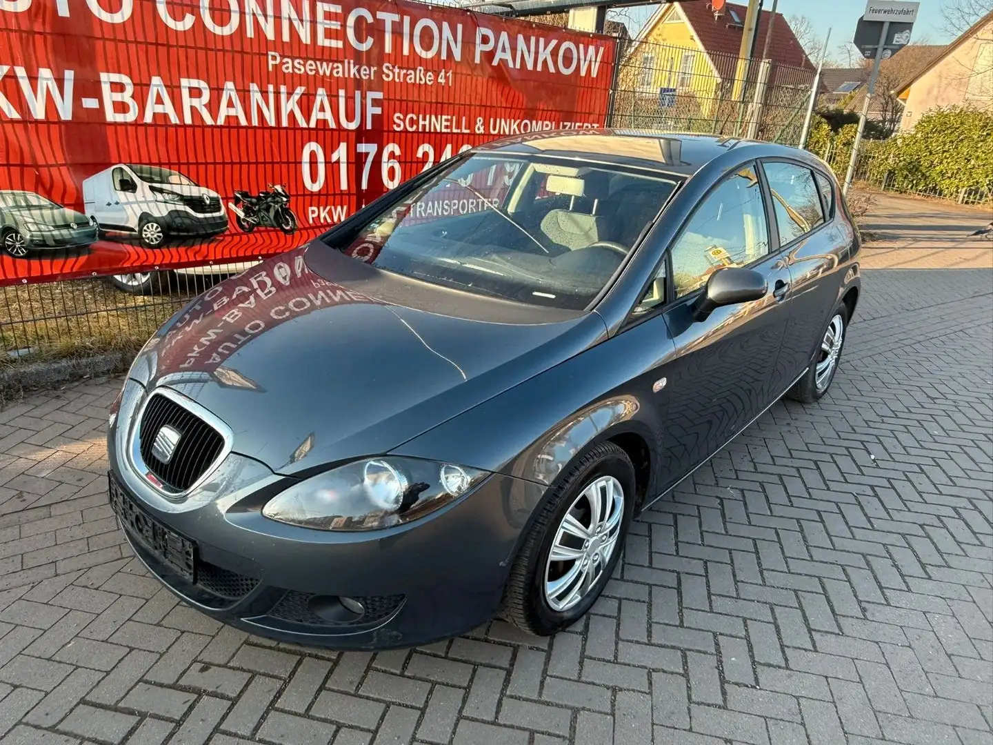 SEAT Leon 1.6 Stylance**TÜV NEU*1.HAND* Grau - 2