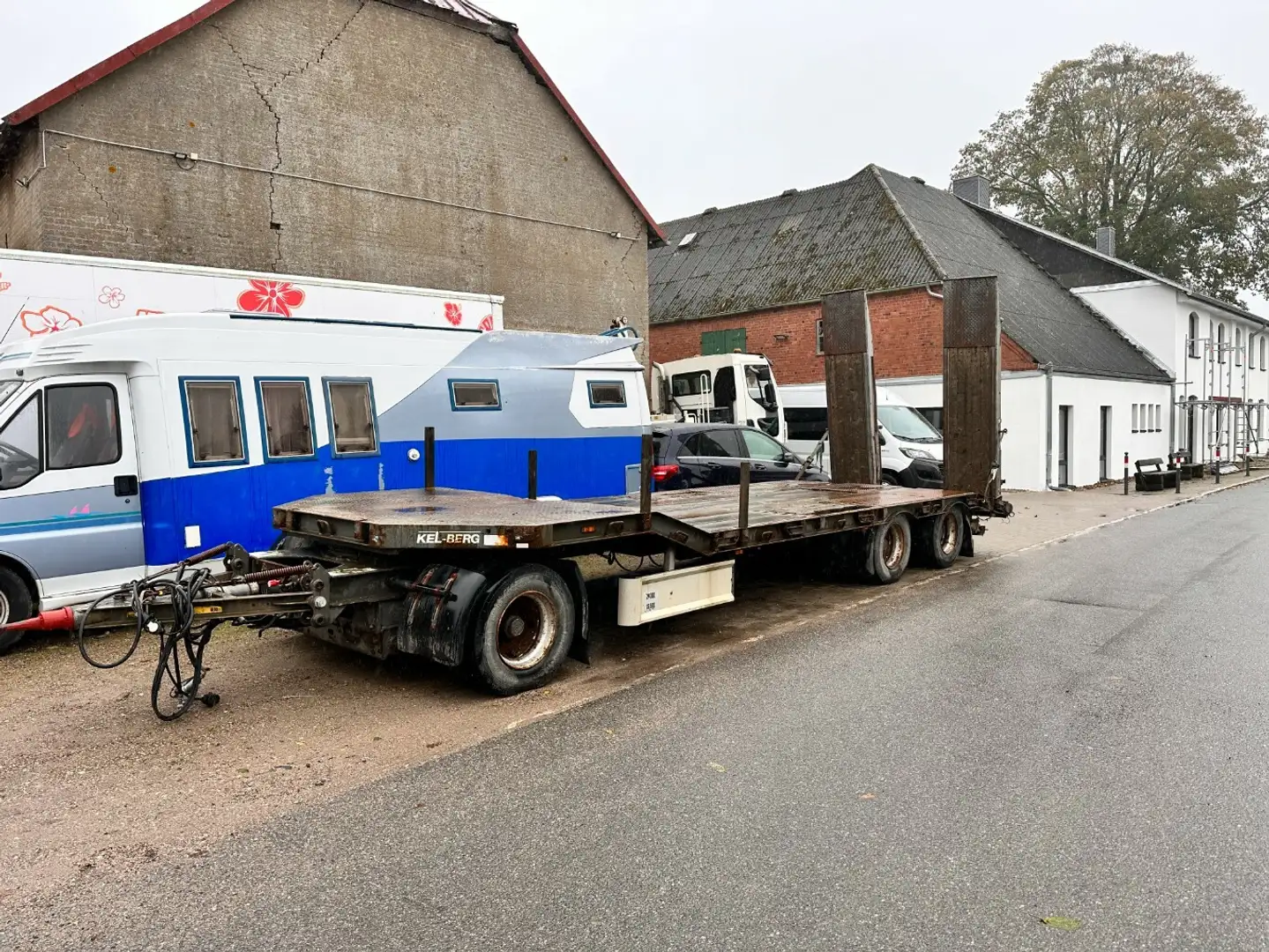 Kel-Berg Tieflader Vollluft Hydraulische Rampen Grau - 1